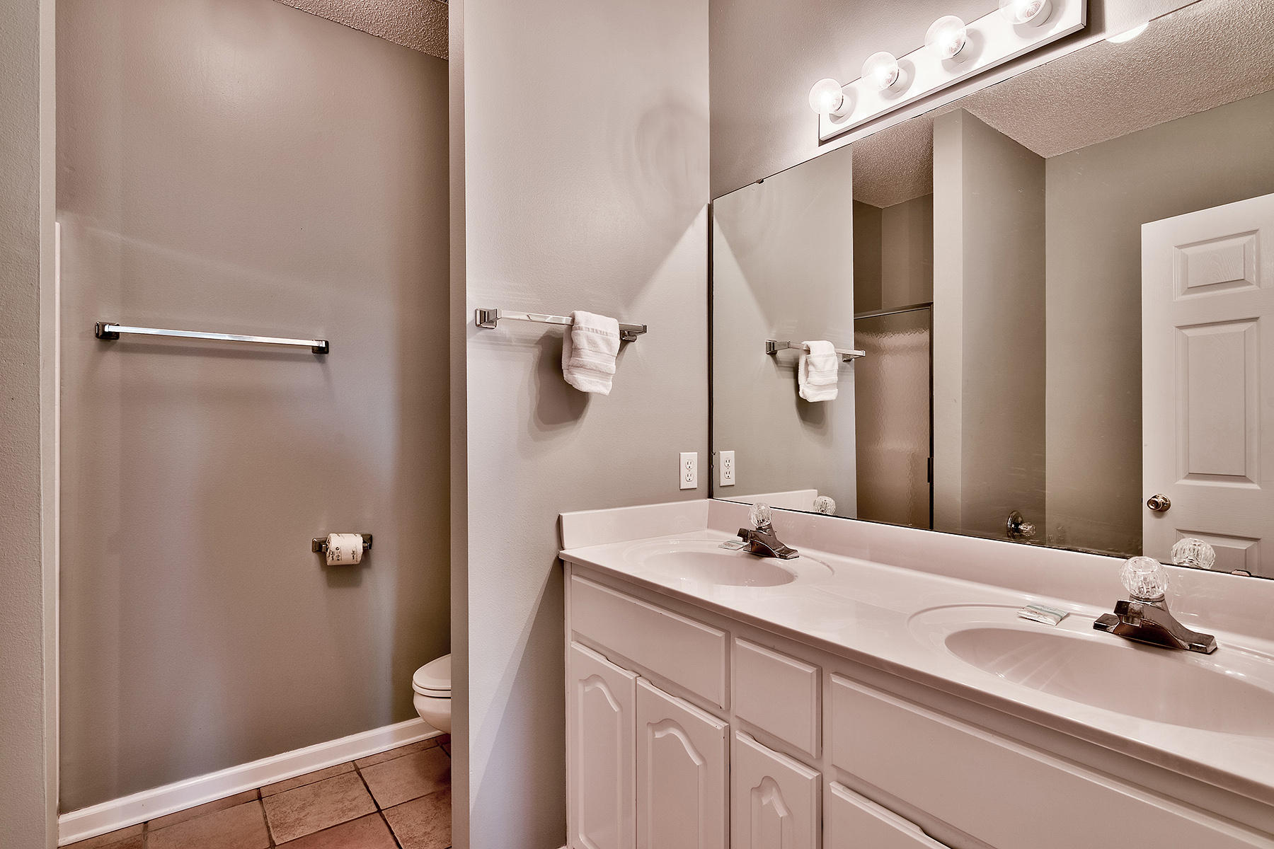 SEABREEZE COTTAGES - Residential