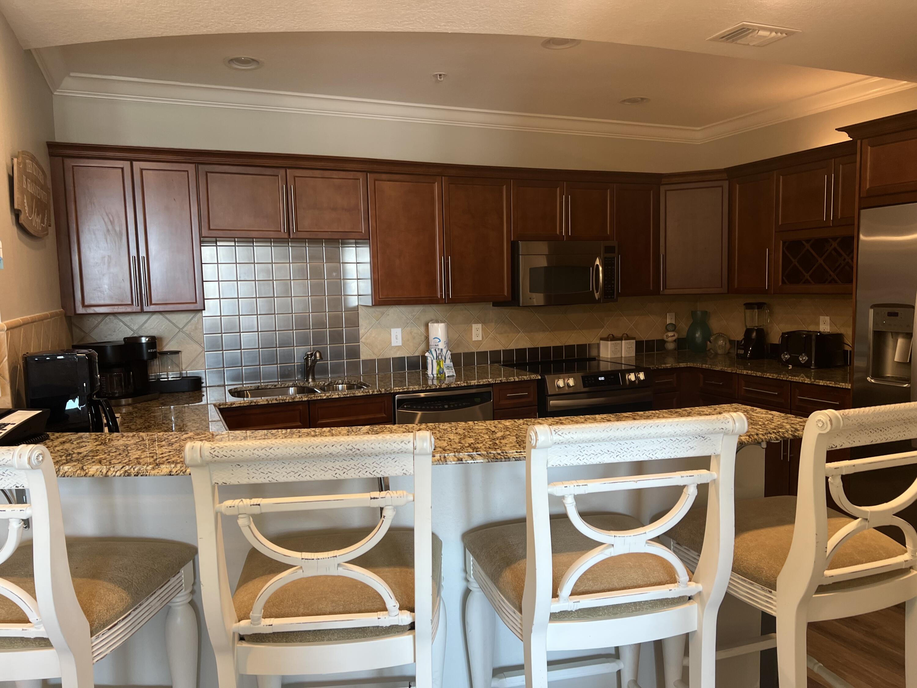 EMERALD GRANDE - Residential