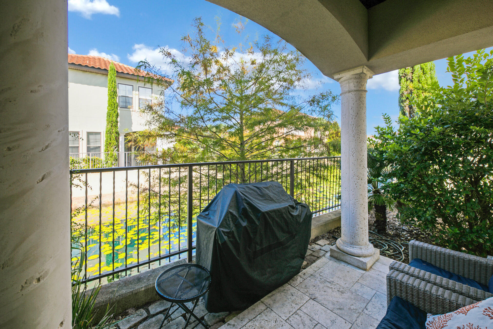 VILLA LAGO - Residential
