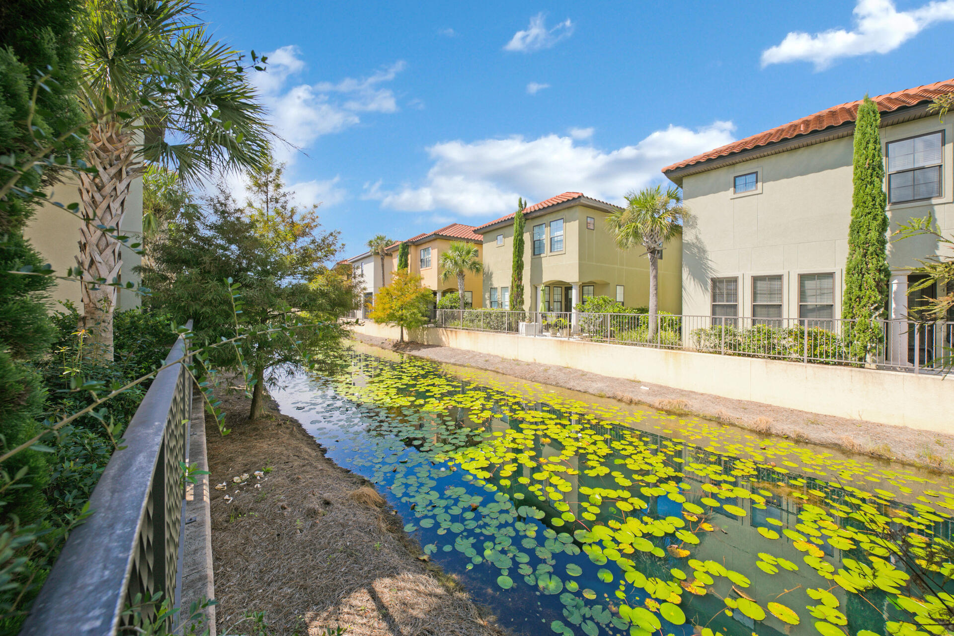 VILLA LAGO - Residential