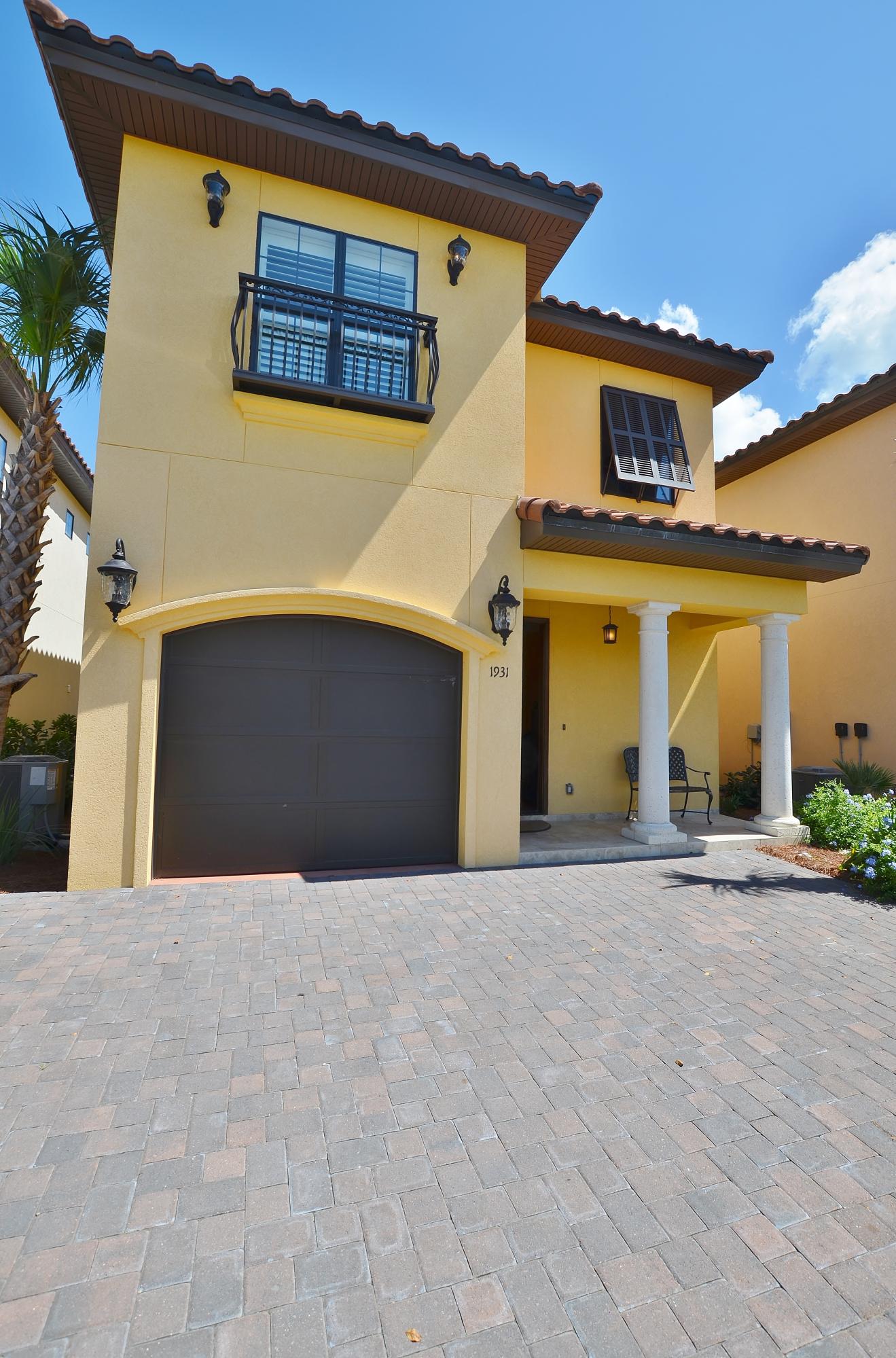 VILLA LAGO - Residential Lease