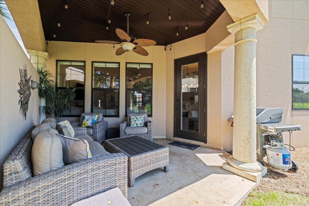 VILLA LAGO - Residential