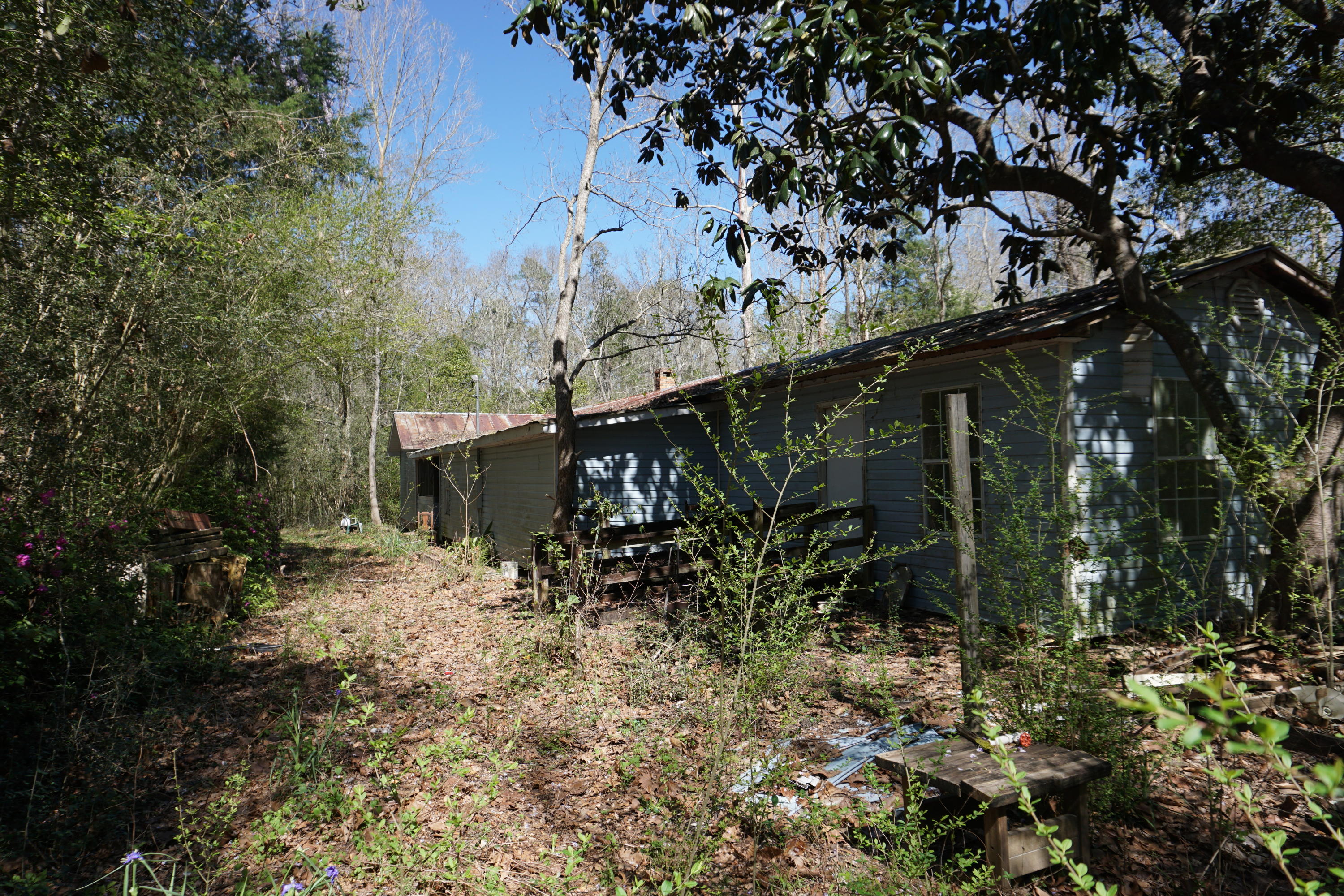 METES & BOUNDS - Land