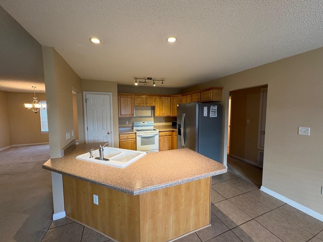 FAIRCHILD ESTATES - Residential Lease