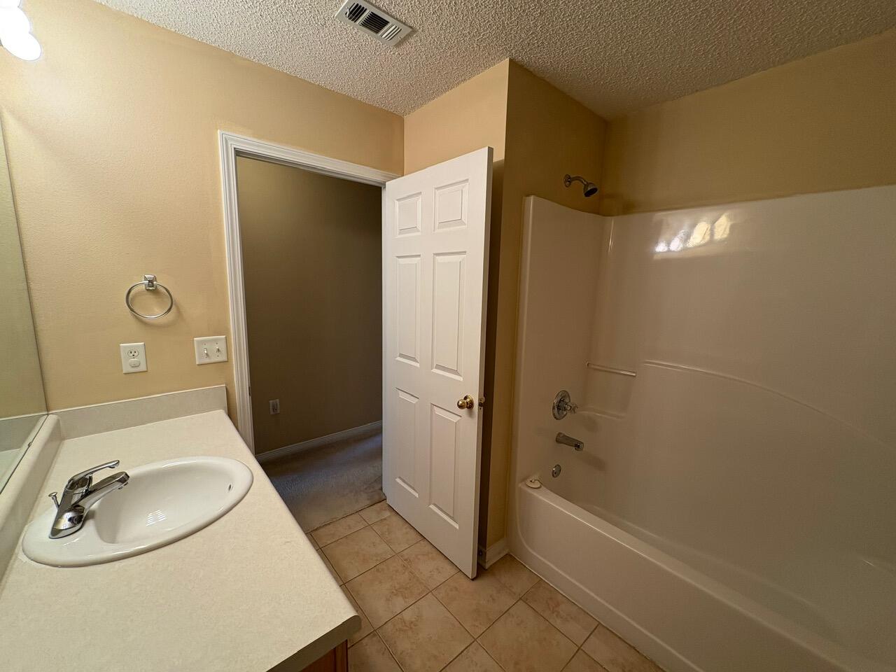 FAIRCHILD ESTATES - Residential Lease