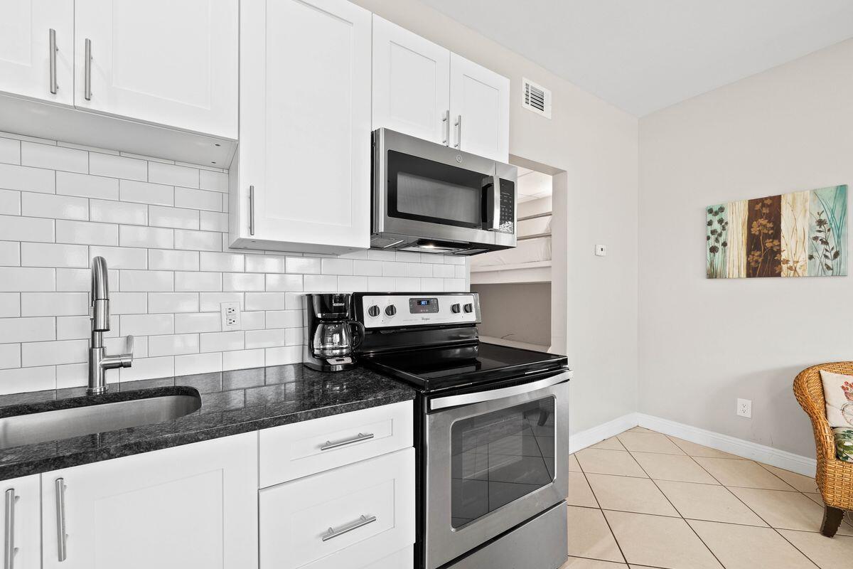 NANTUCKET COTTAGES - Residential