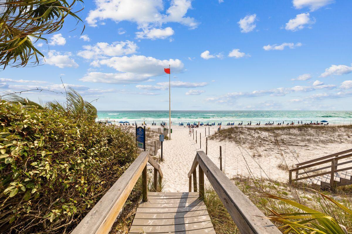 NANTUCKET COTTAGES - Residential