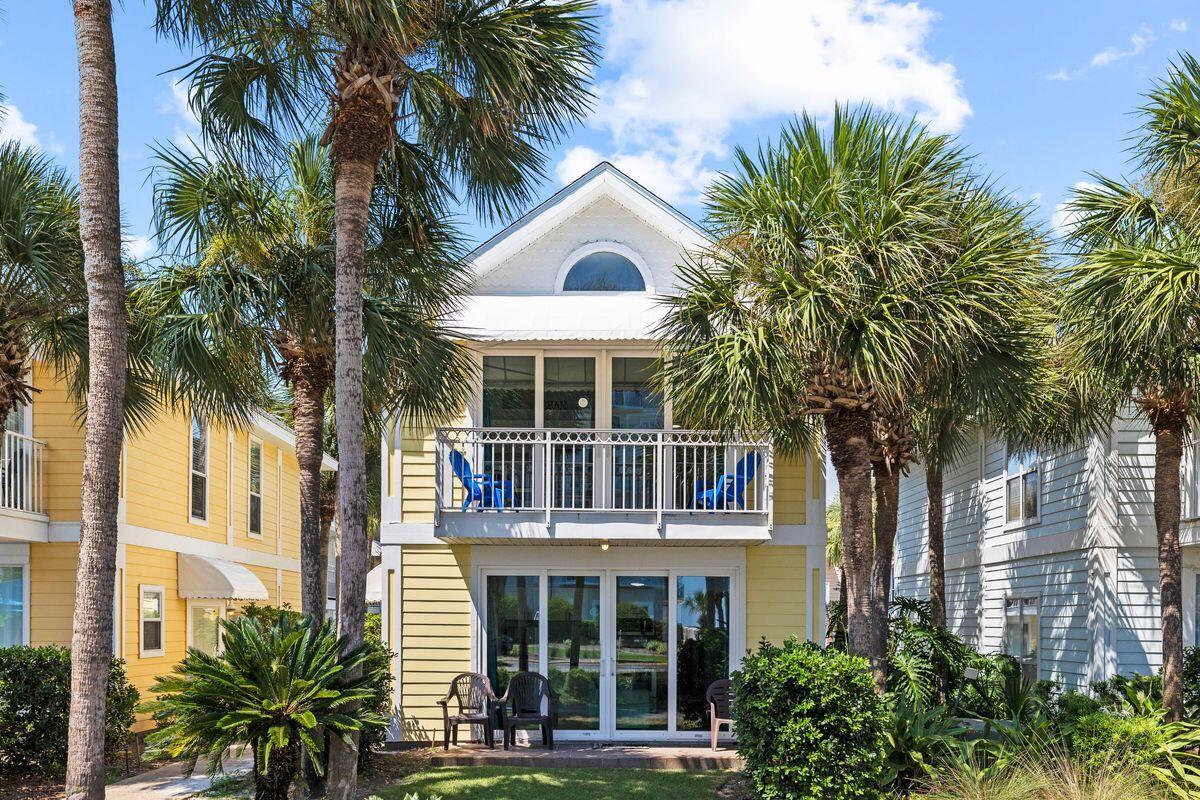 NANTUCKET COTTAGES - Residential