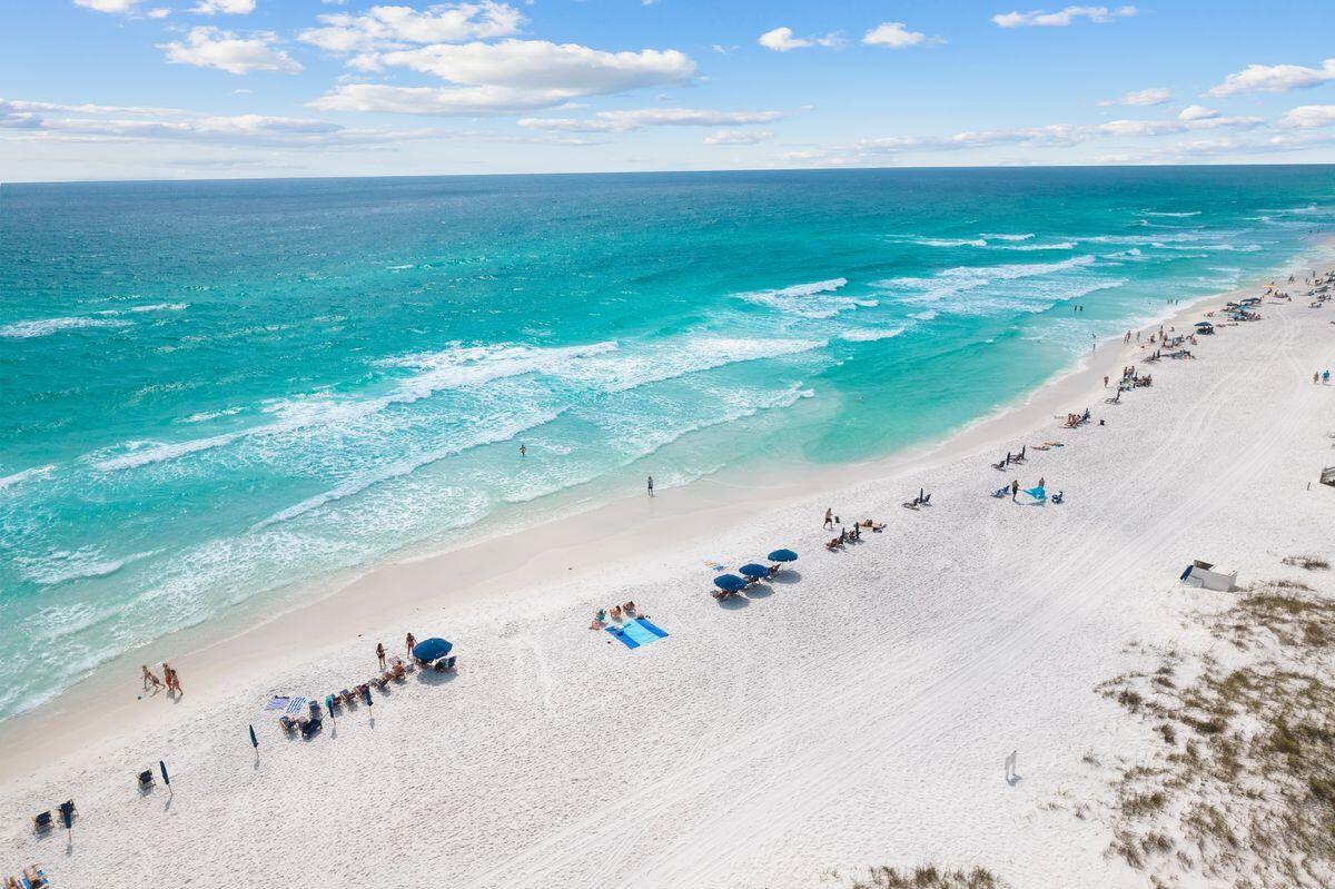 NANTUCKET COTTAGES - Residential