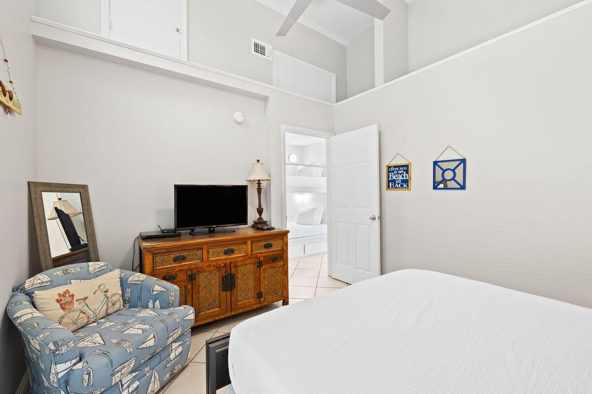 NANTUCKET COTTAGES - Residential