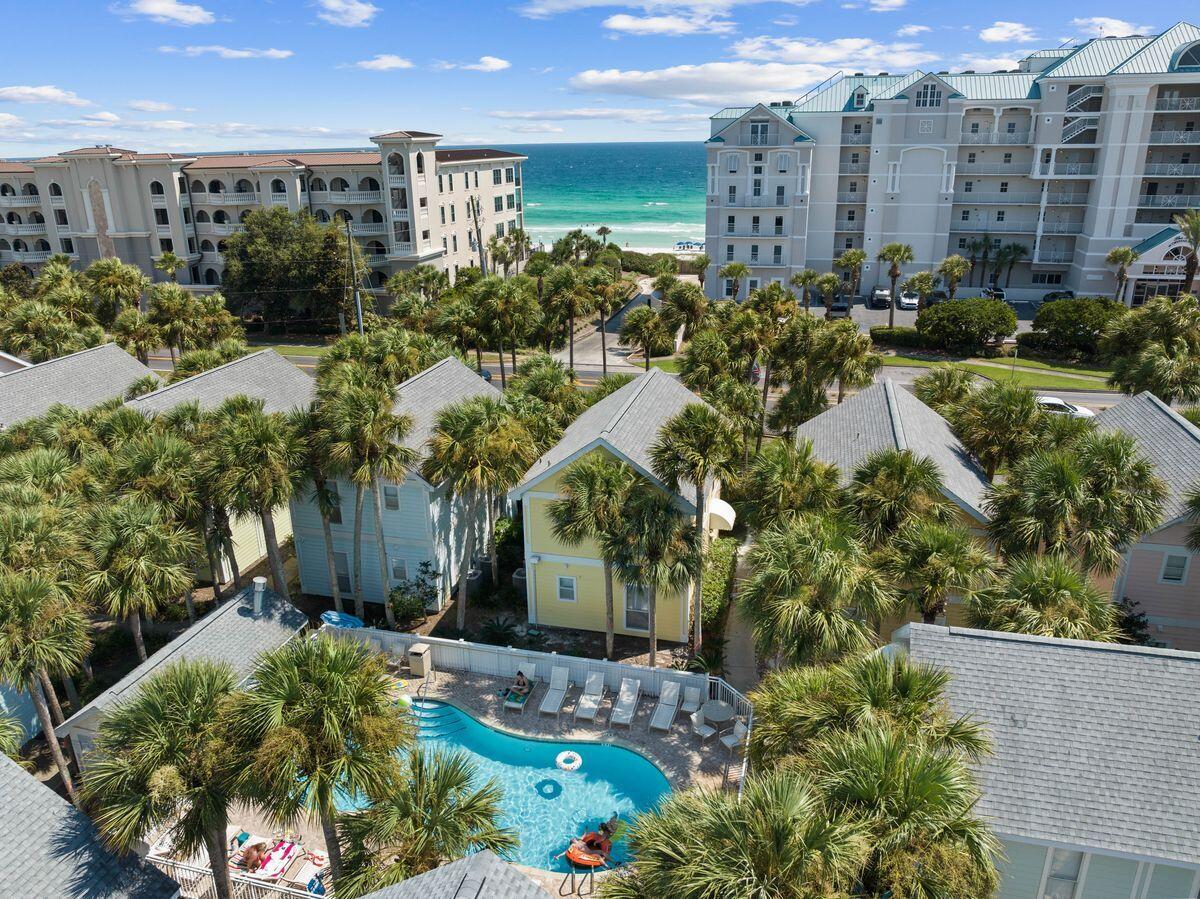 NANTUCKET COTTAGES - Residential
