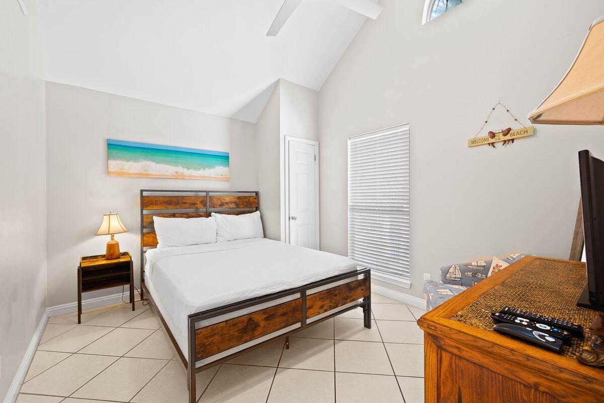 NANTUCKET COTTAGES - Residential