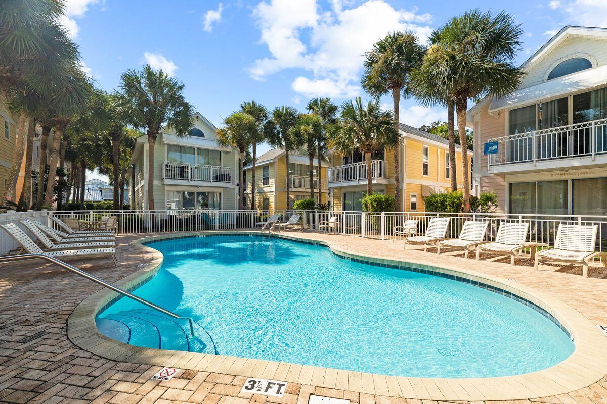 NANTUCKET COTTAGES - Residential