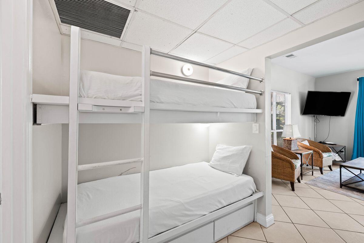 NANTUCKET COTTAGES - Residential