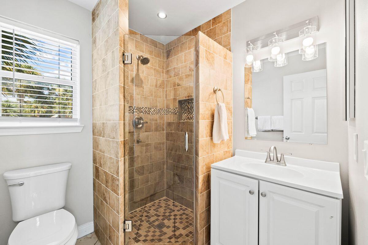 NANTUCKET COTTAGES - Residential