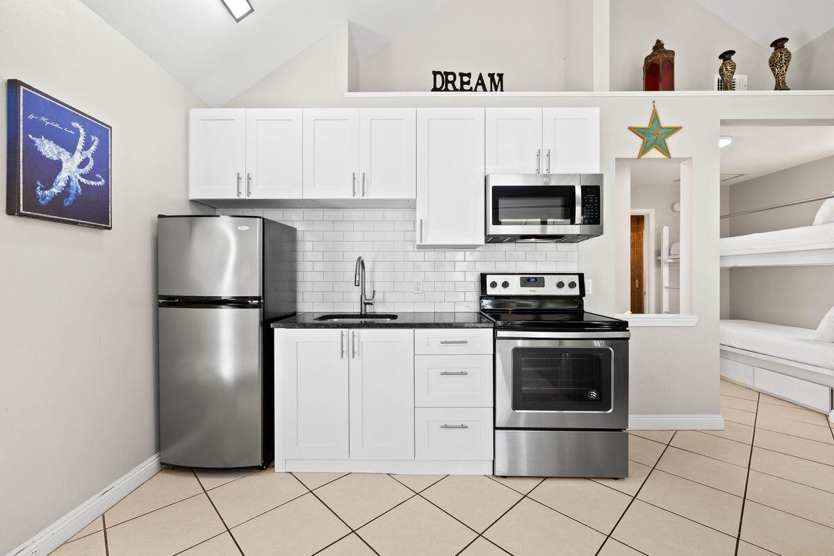 NANTUCKET COTTAGES - Residential