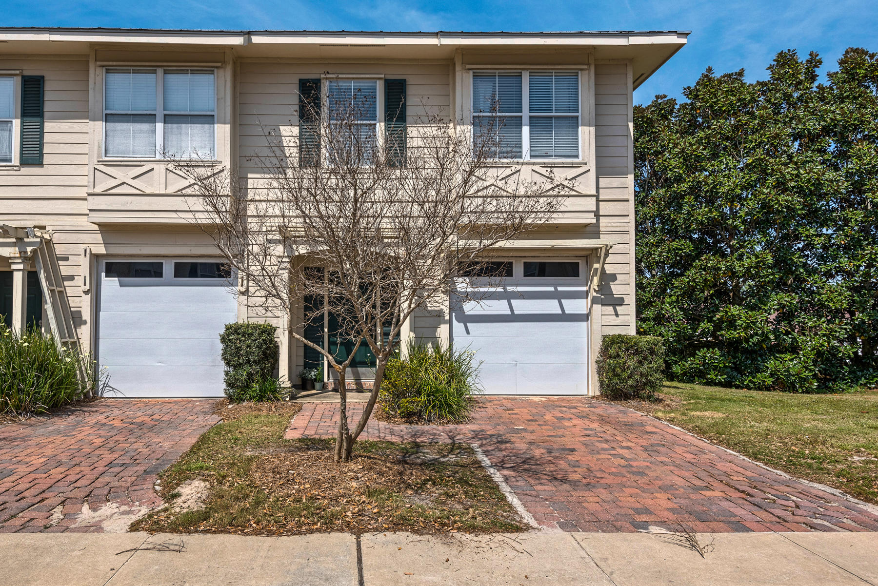 OLD BAY T/H - Residential