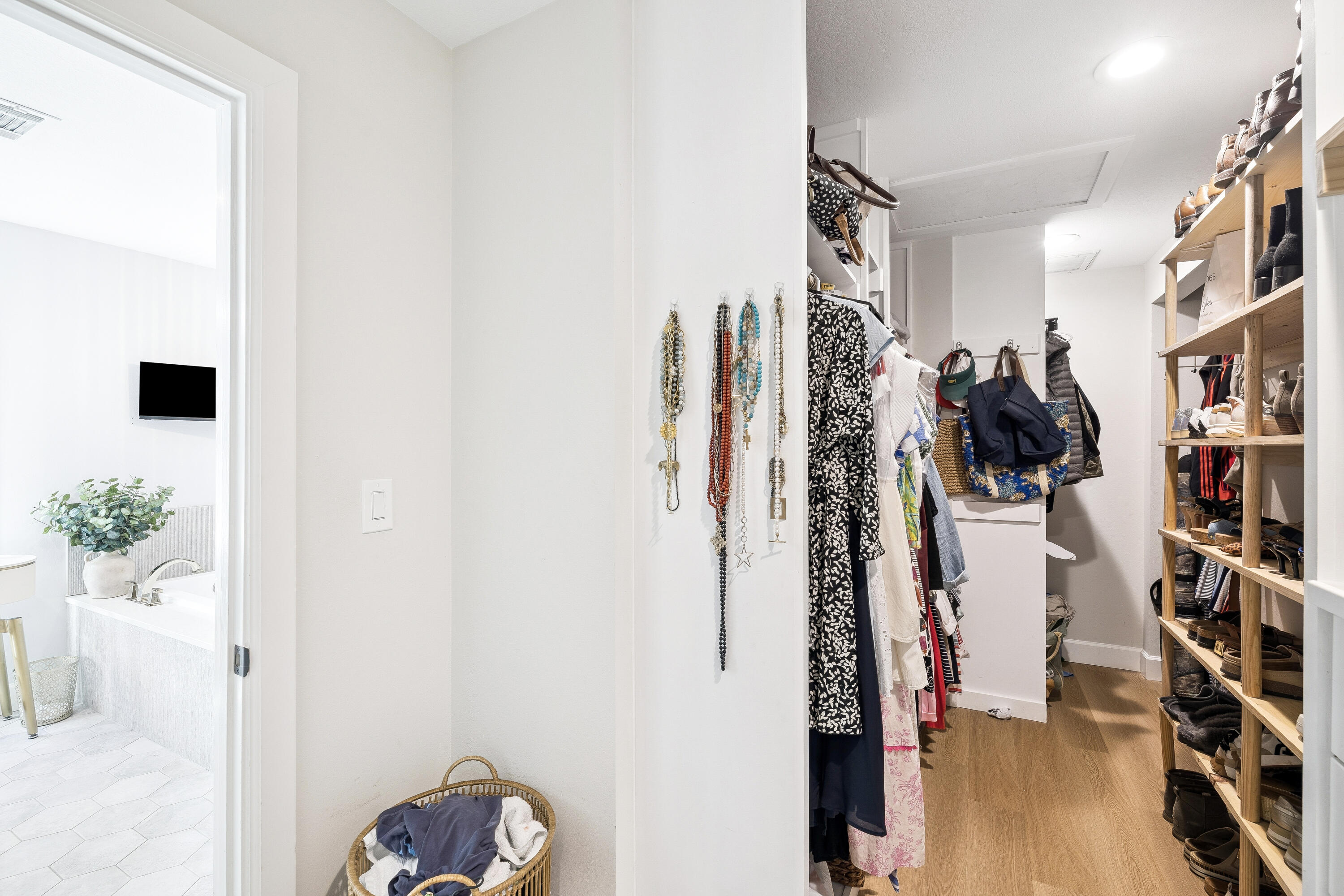 HEWETT BAYOU - Residential