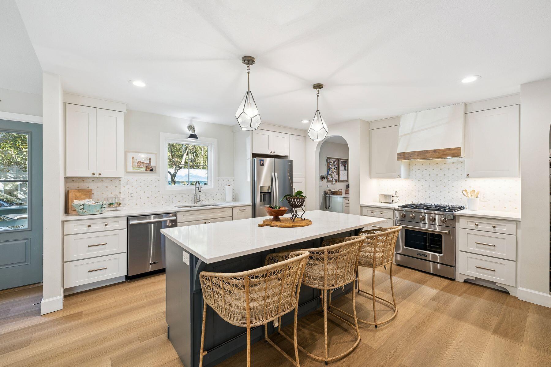 HEWETT BAYOU - Residential