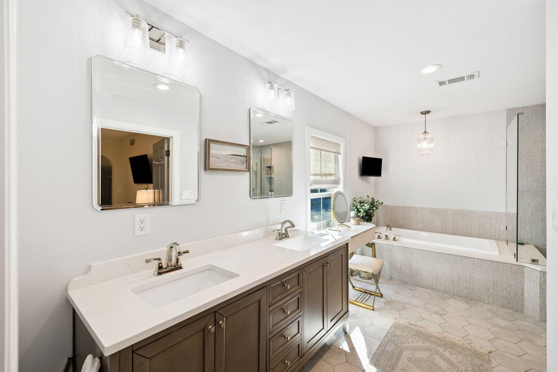 HEWETT BAYOU - Residential