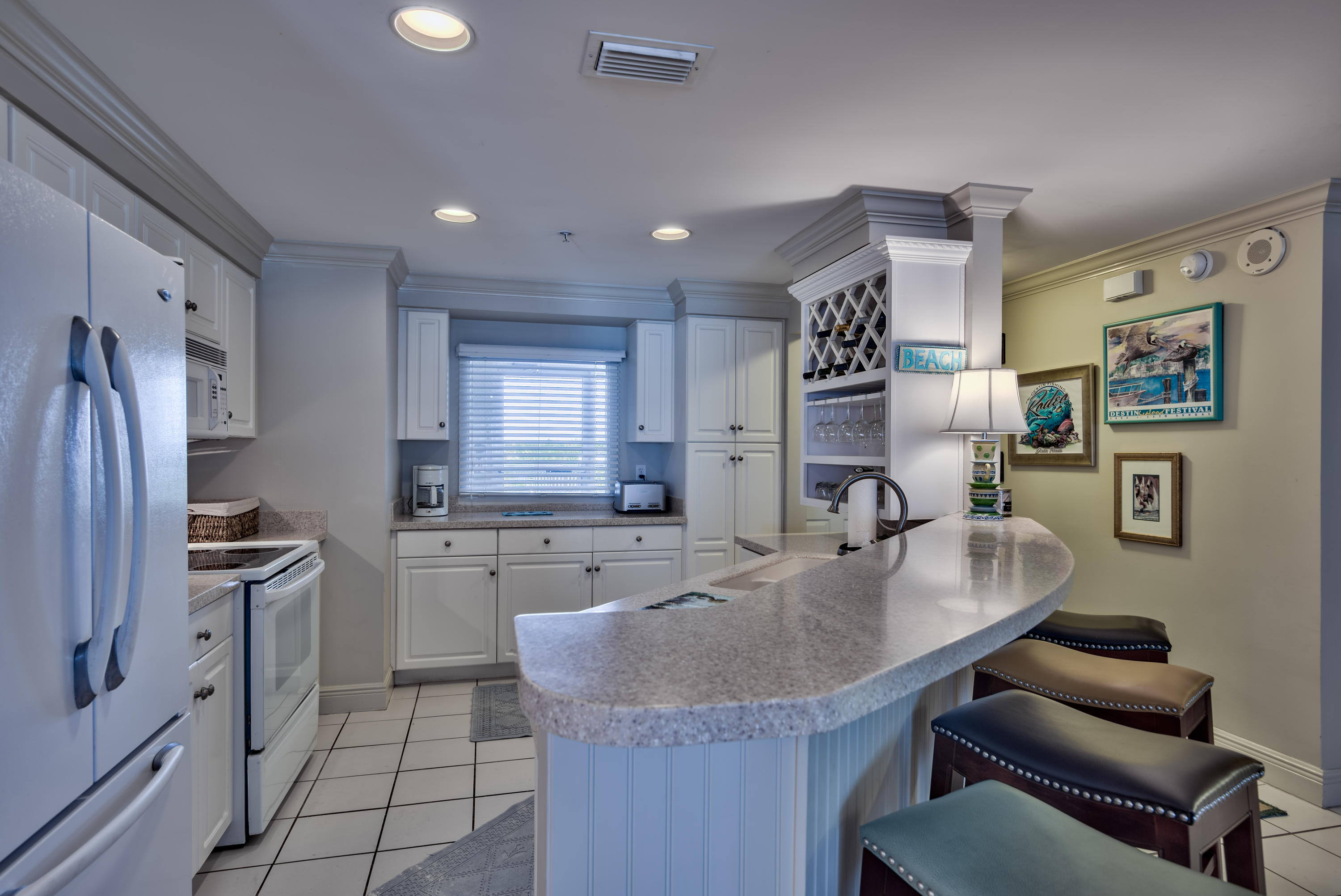 HOLIDAY ISLE TOWERS CONDO - Residential