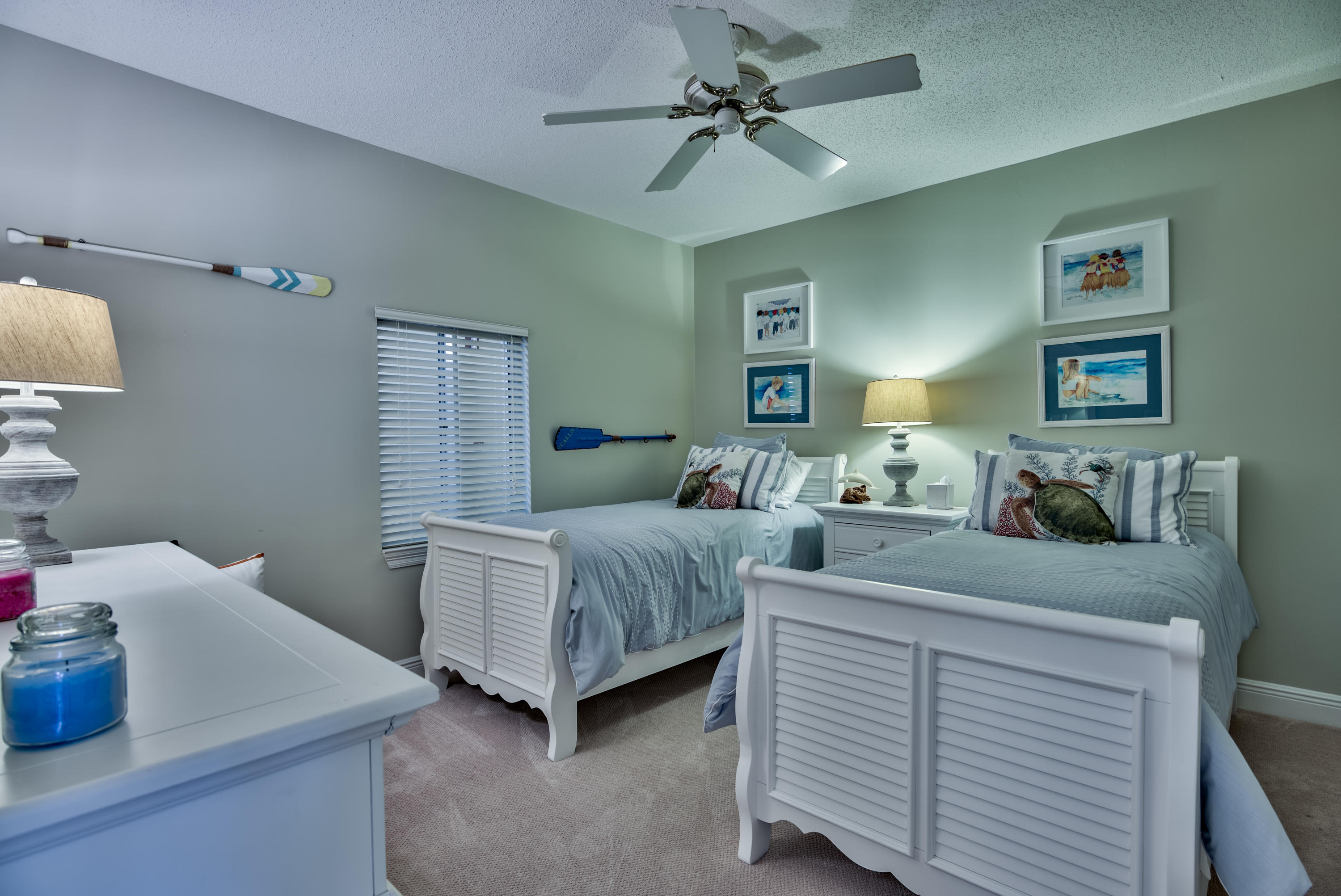 HOLIDAY ISLE TOWERS CONDO - Residential