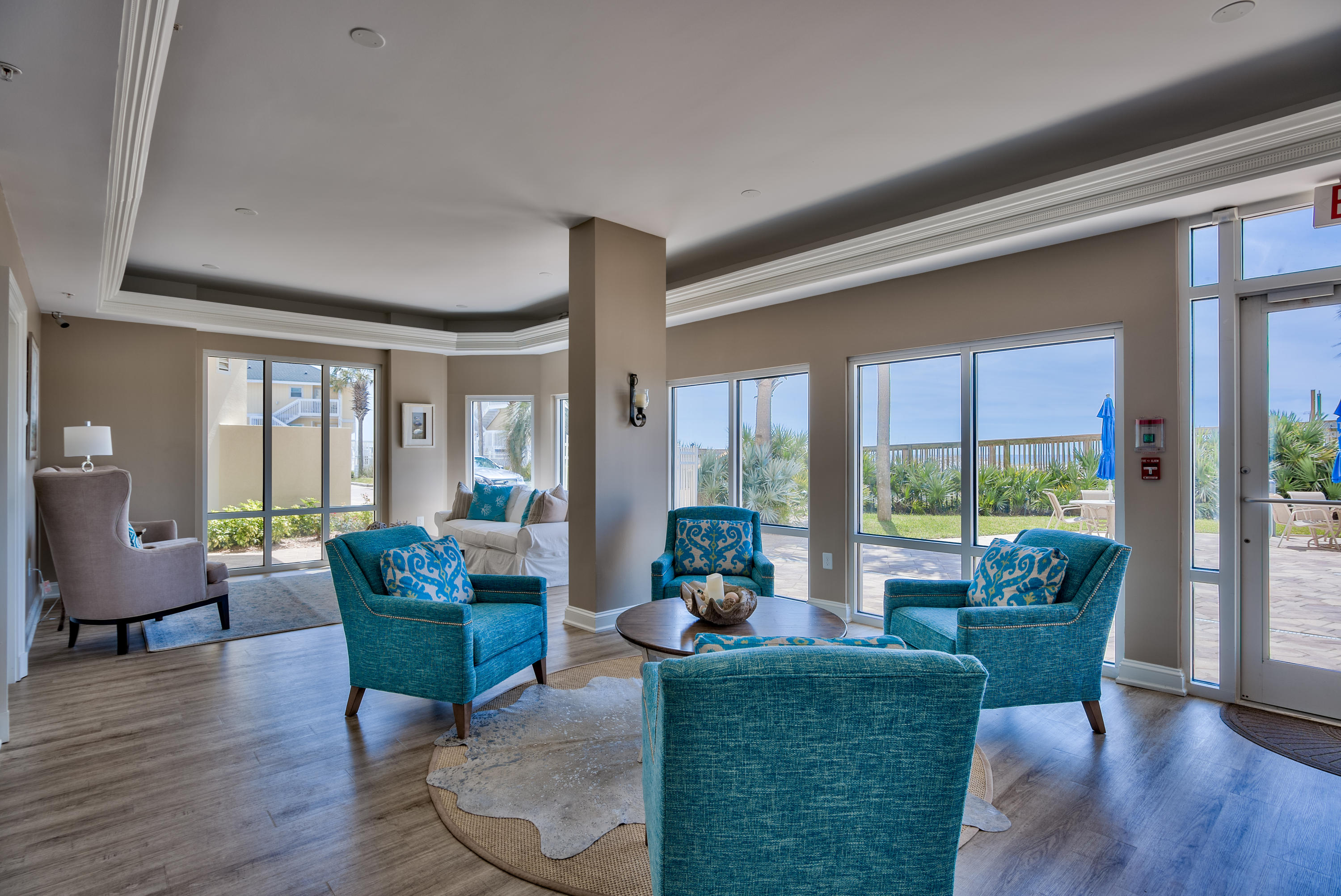 HOLIDAY ISLE TOWERS CONDO - Residential