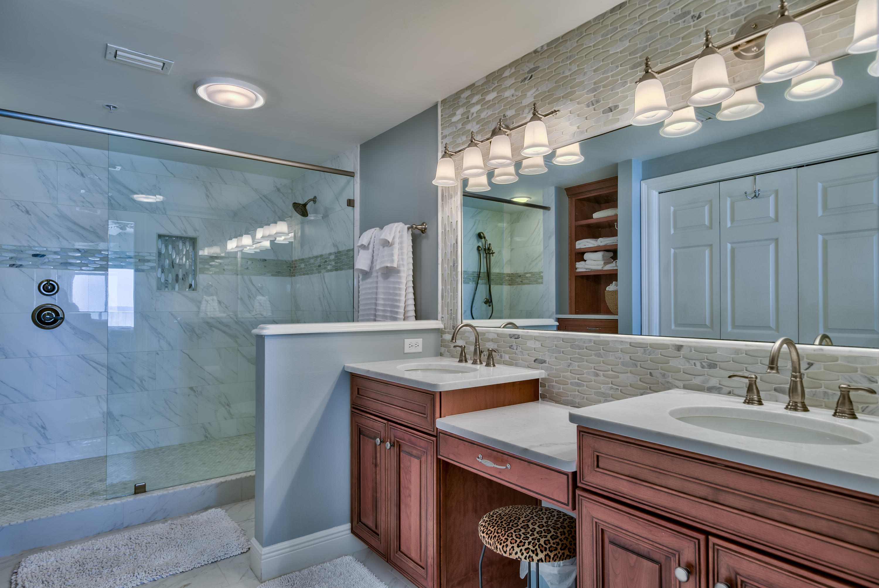 HOLIDAY ISLE TOWERS CONDO - Residential