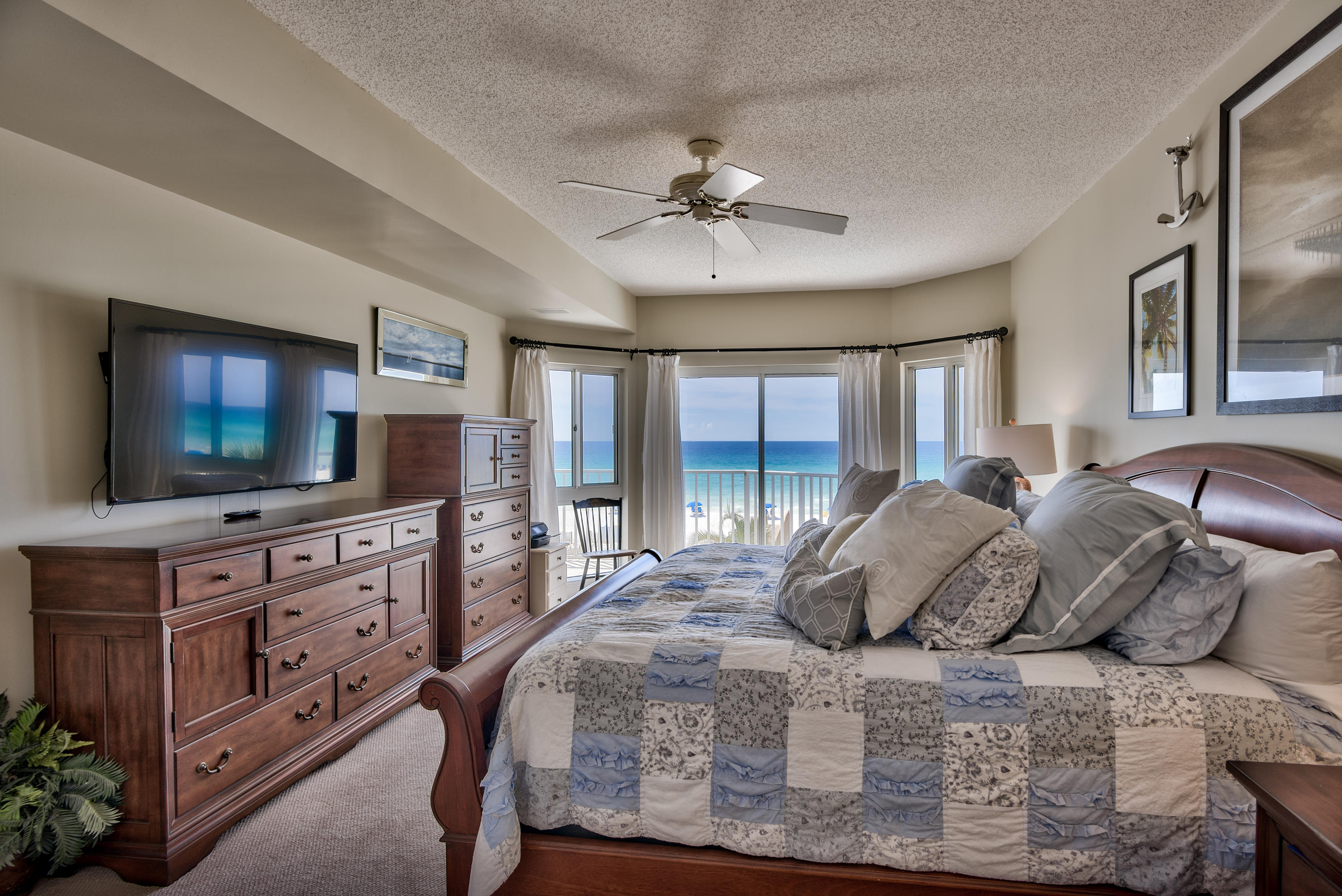 HOLIDAY ISLE TOWERS CONDO - Residential