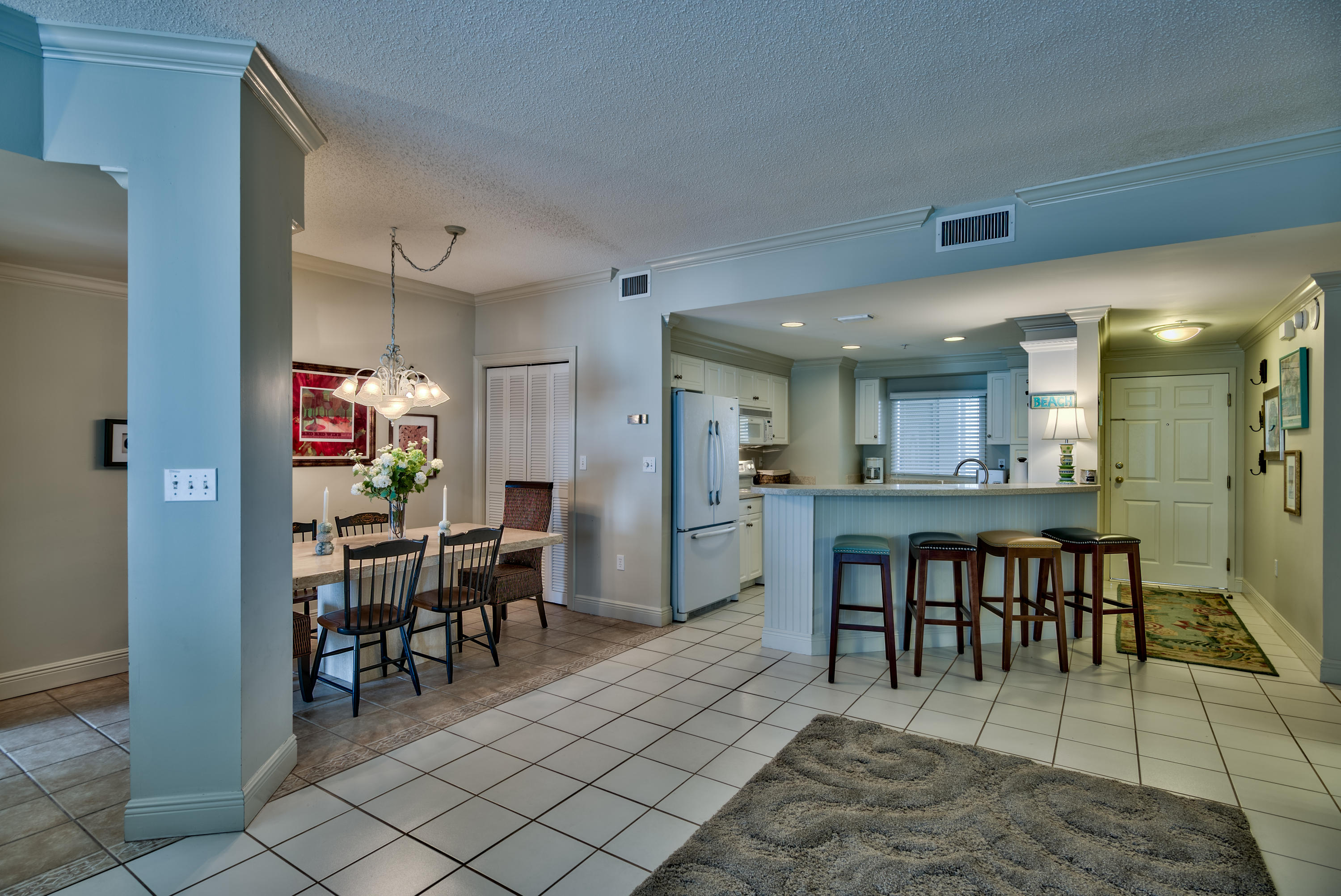 HOLIDAY ISLE TOWERS CONDO - Residential