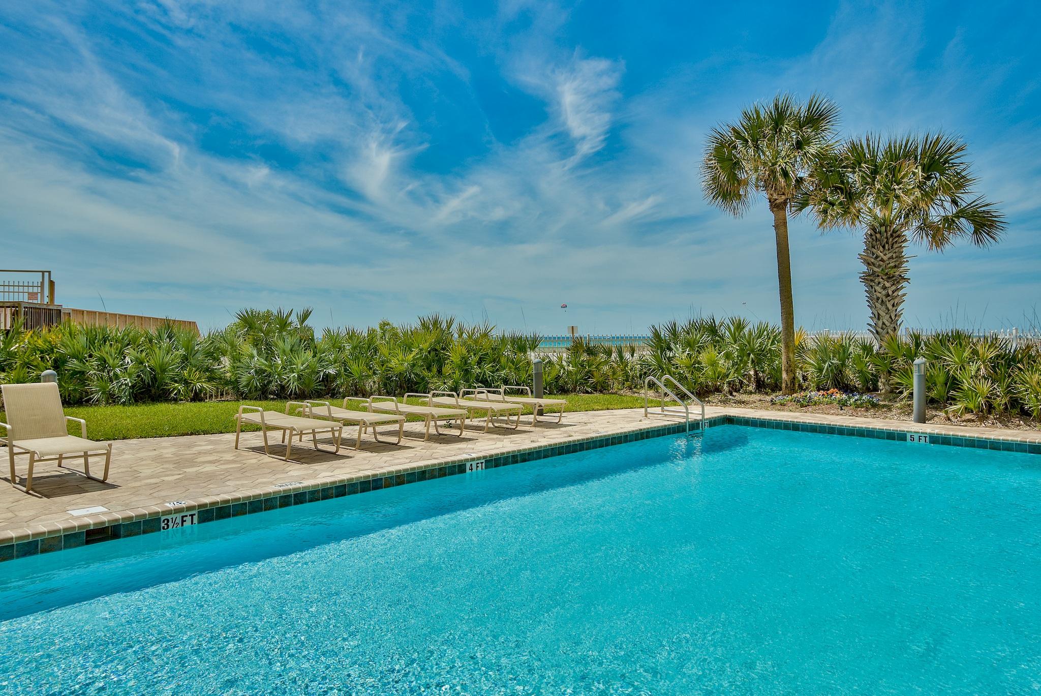 HOLIDAY ISLE TOWERS CONDO - Residential