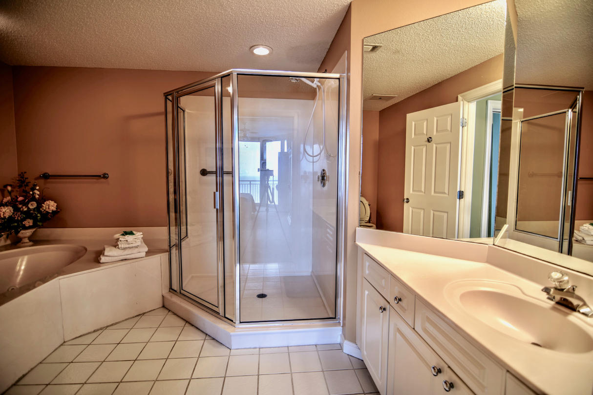 PEARL OF NAVARRE (THE) - Residential