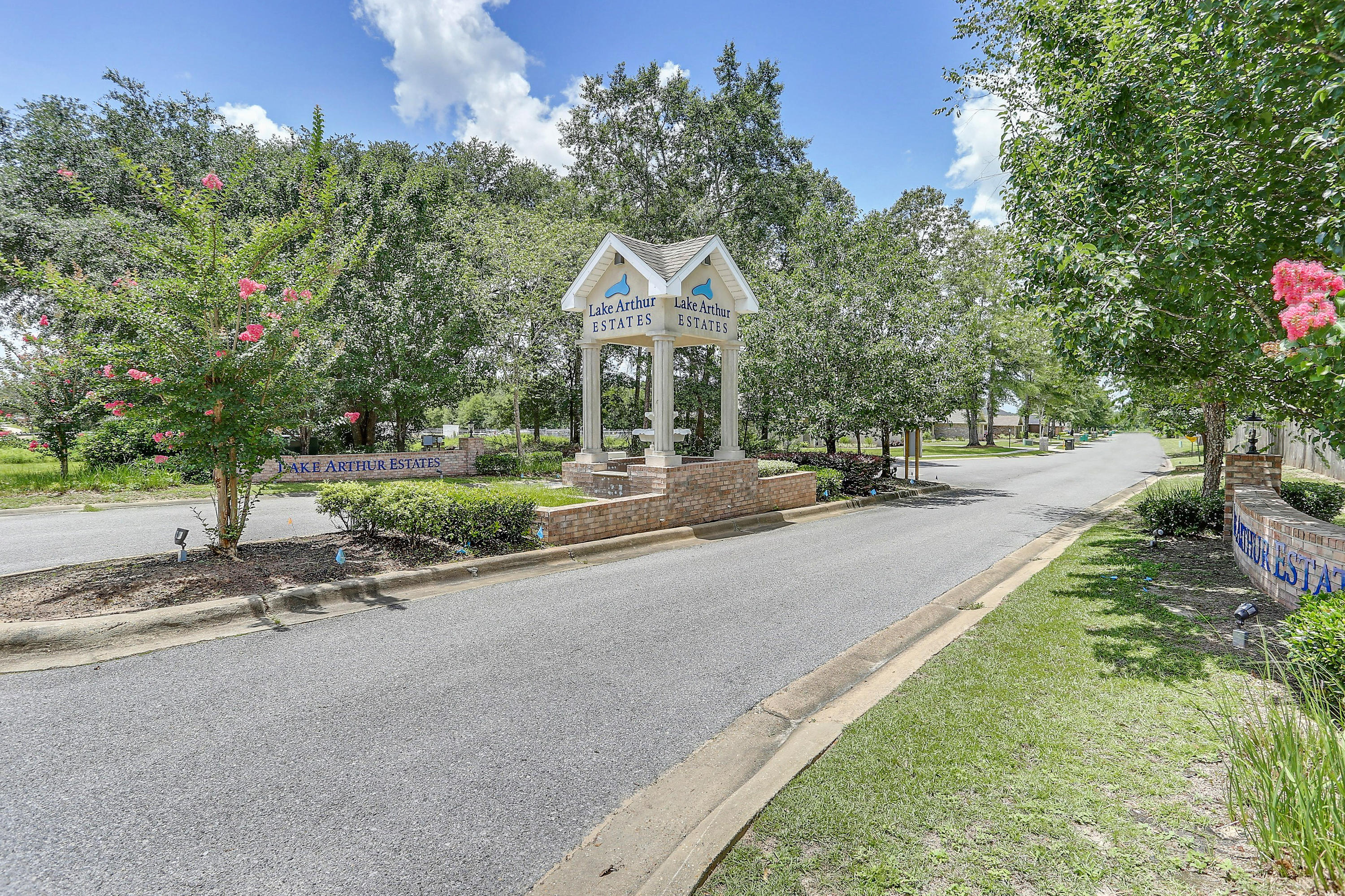 LAKE ARTHUR EST PH I - Residential