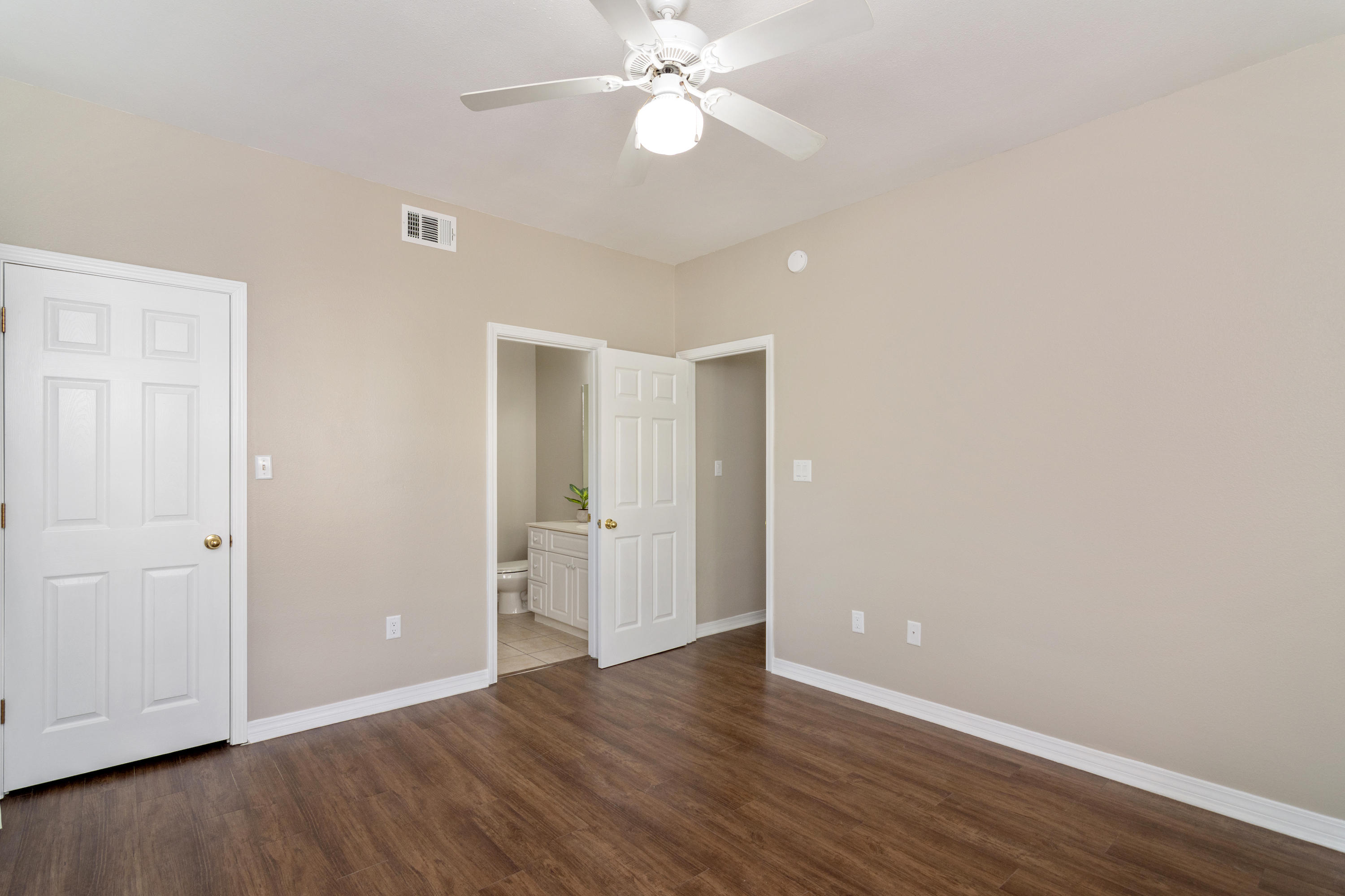 THE OAKS - Residential