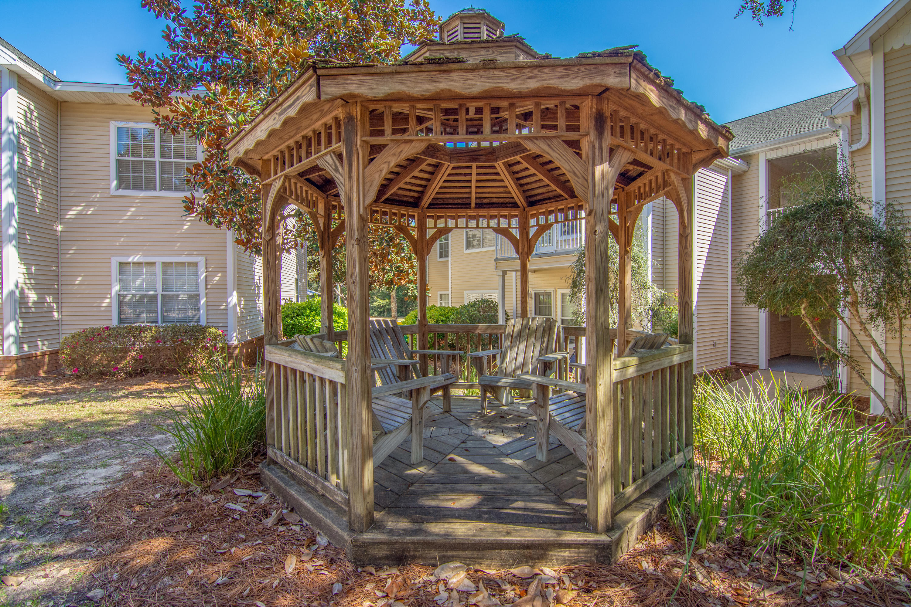 THE OAKS - Residential