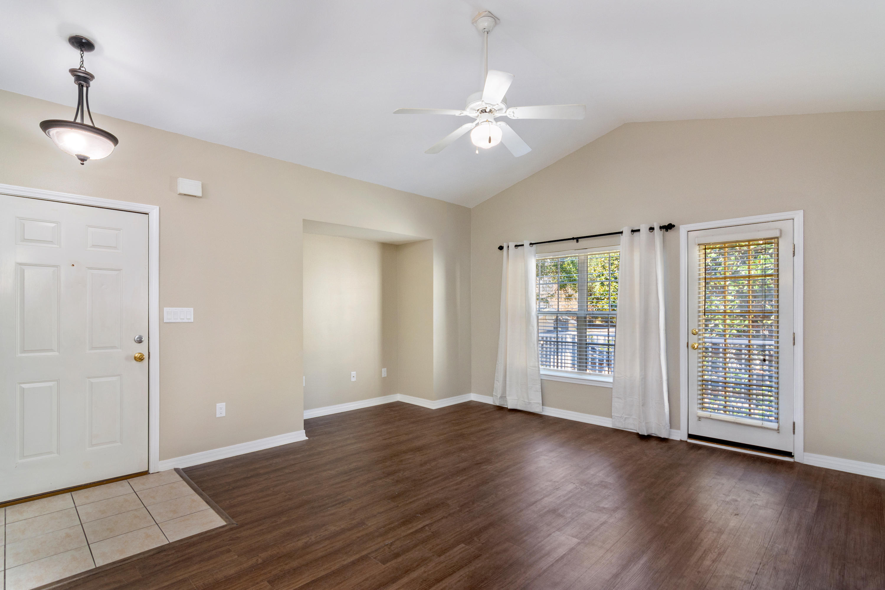 THE OAKS - Residential