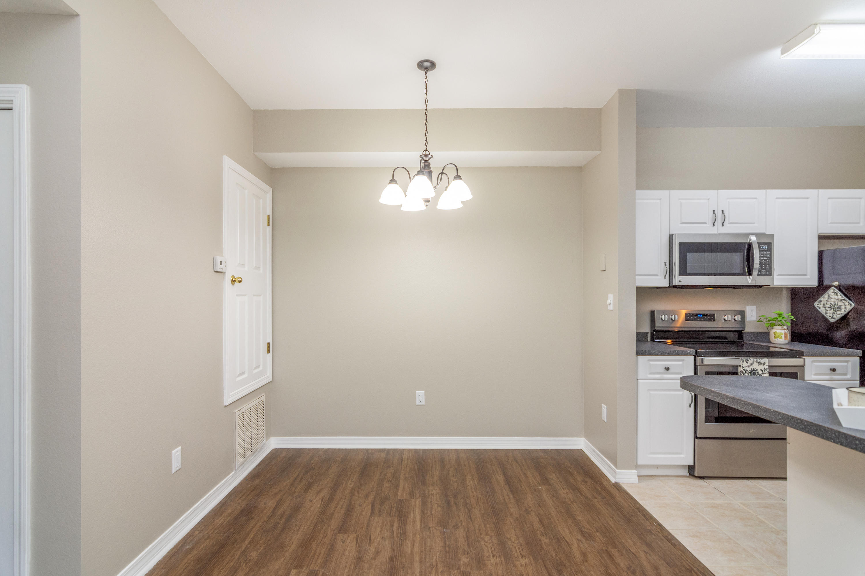 THE OAKS - Residential