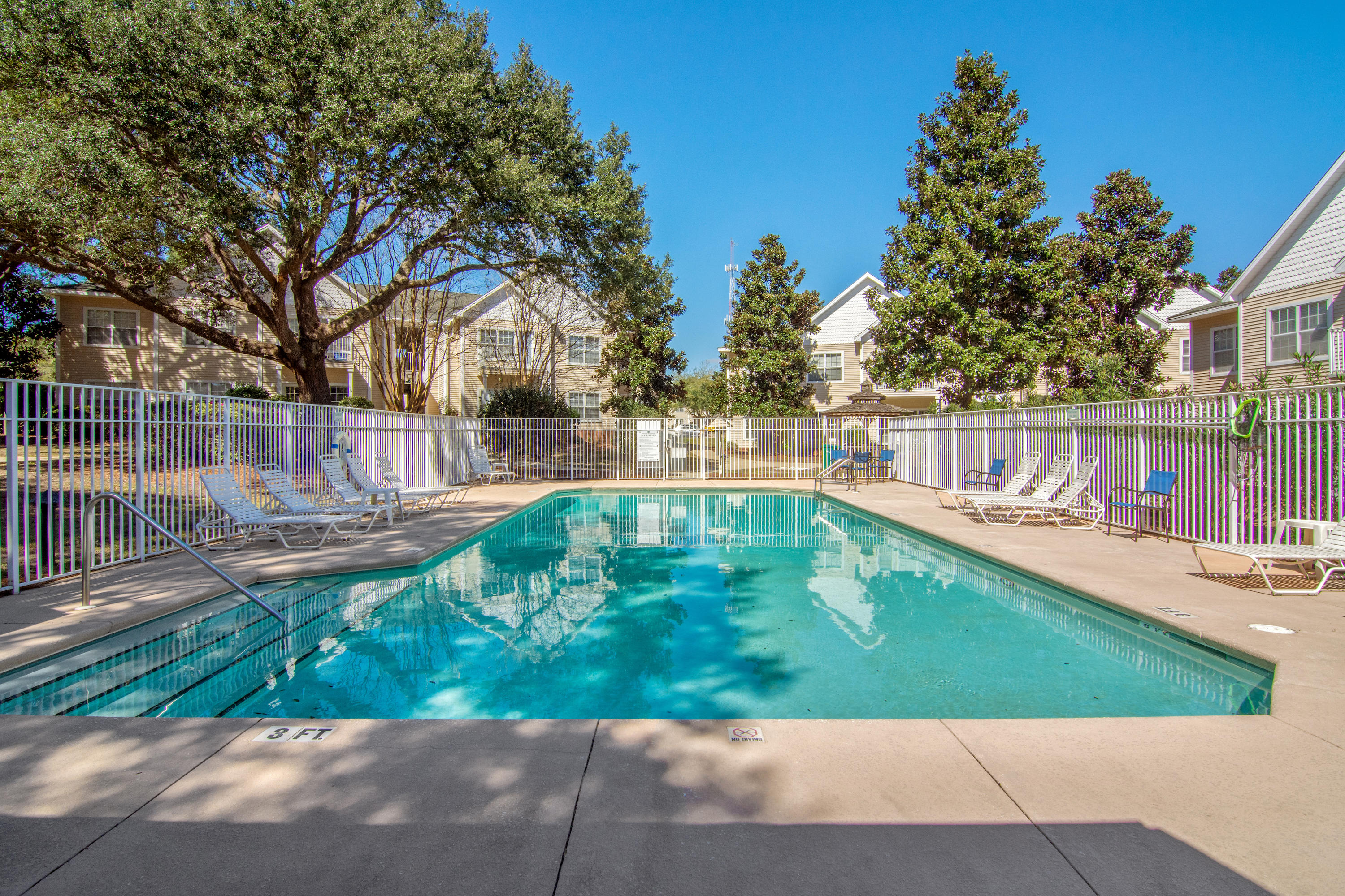 THE OAKS - Residential