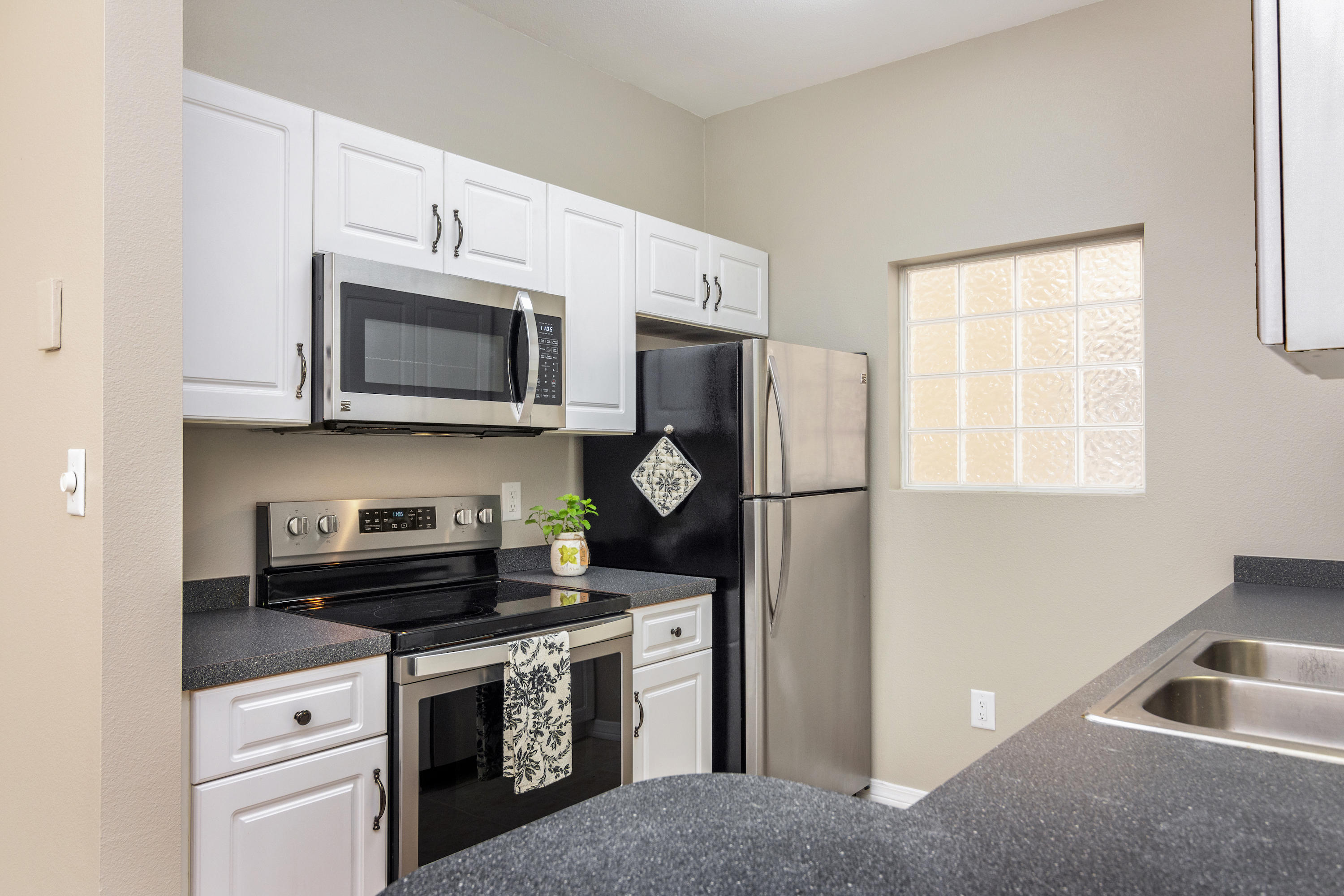 THE OAKS - Residential