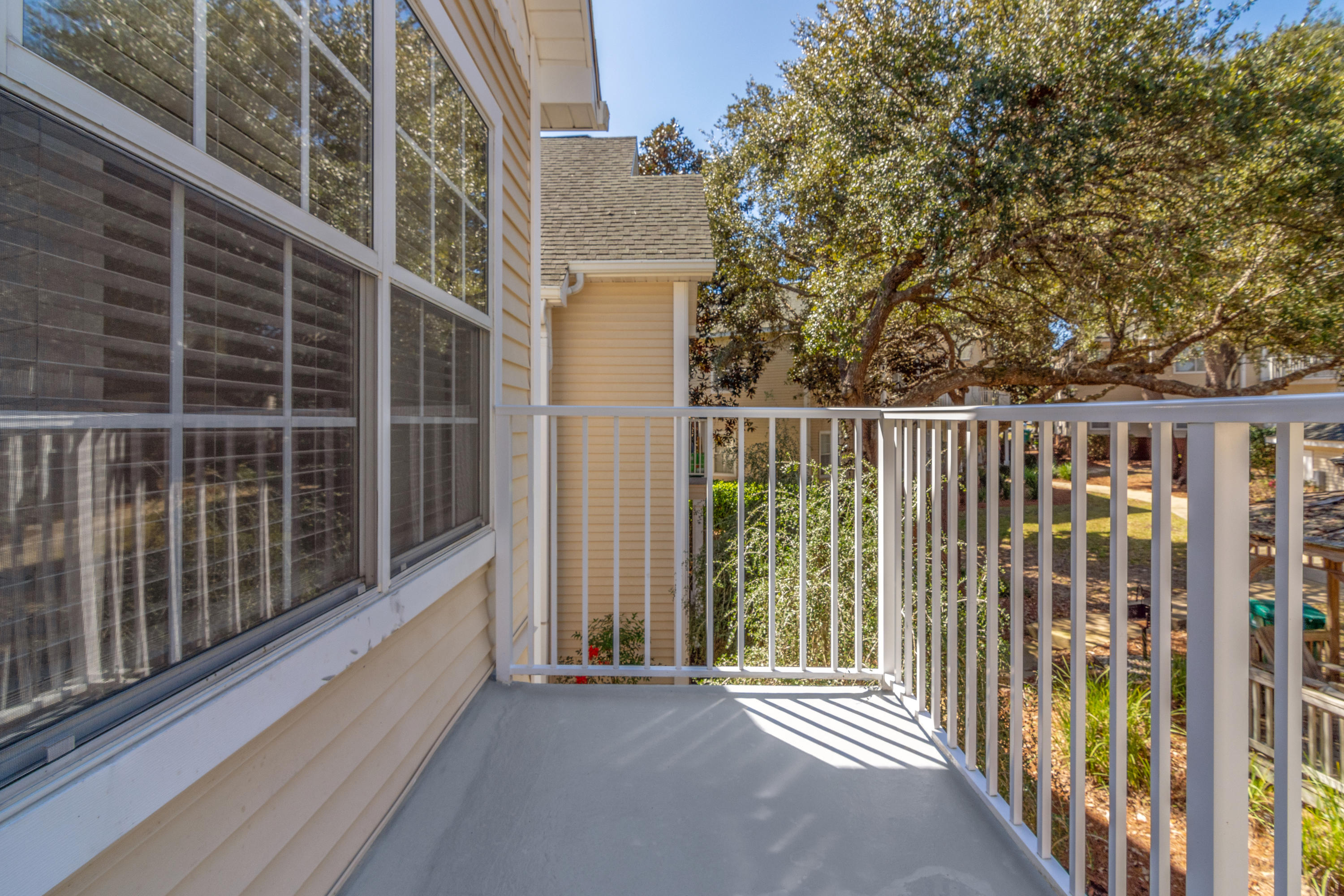 THE OAKS - Residential