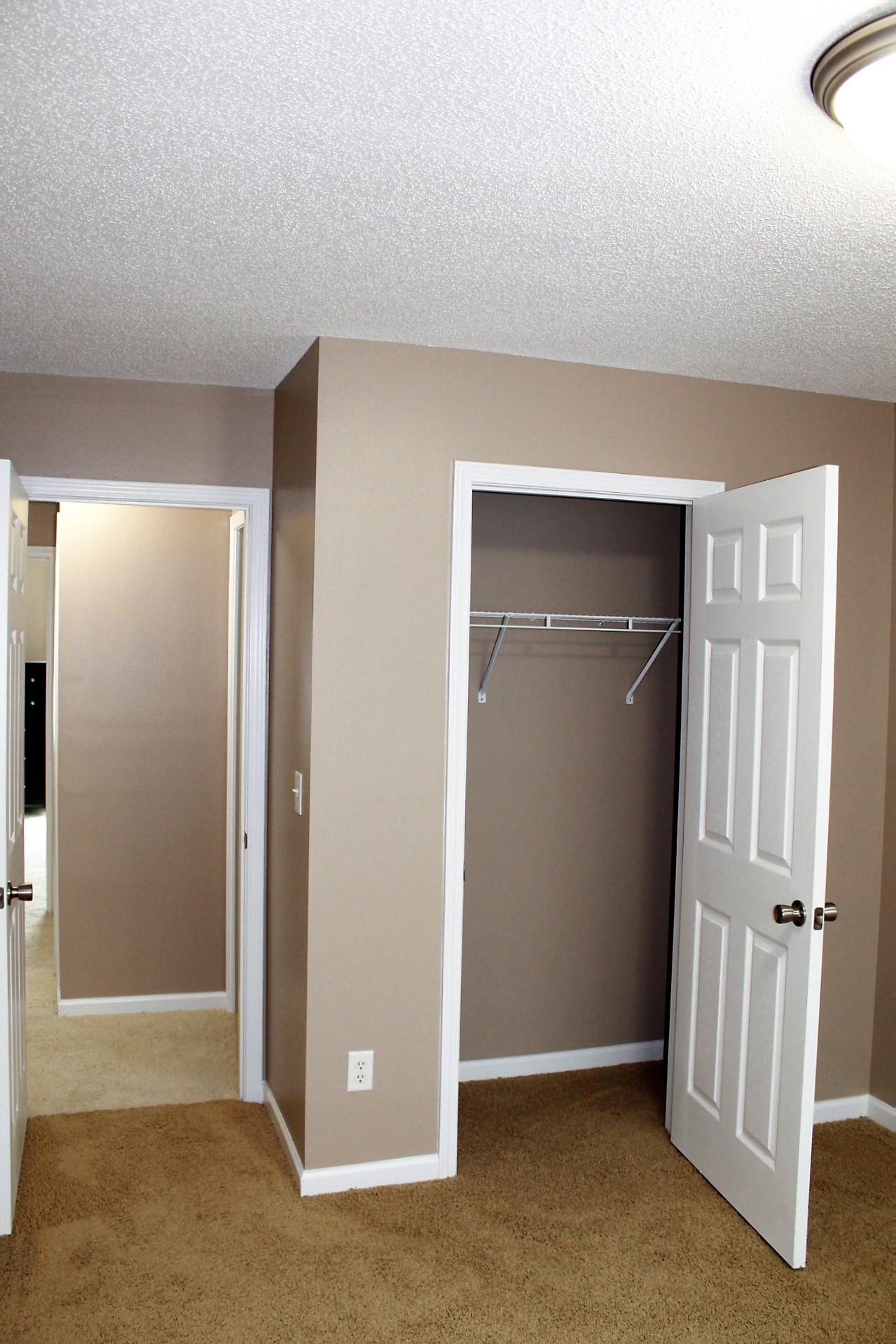 ROLLING PINES - Residential