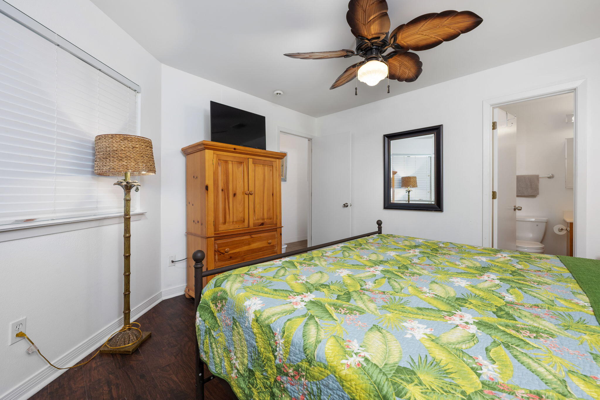 ISLAND SANDS CONDO - Residential