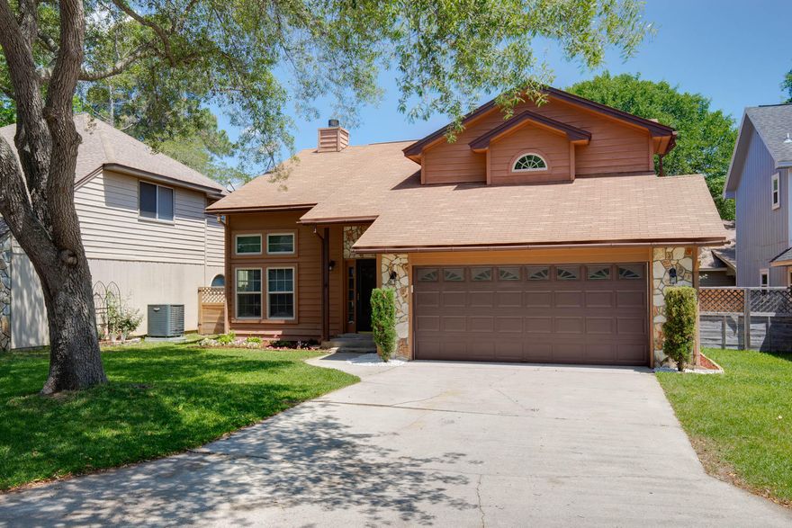 Step through the front door and be wowed at this light, bright, airy home! This 3 bedroom, 2.5 bathroom home has recently received a facelift, and is ready for its new owners. Walking from the large living space into the kitchen, you'll find tile flooring, newly painted cabinets, granite countertops, and some stainless appliances as well! An office or flex room complete the ground floor of this great home. Upstairs, the master bedroom is large with a walk-in closet. The master bathroom features new tile, newly painted cabinets, and a garden tub as well. A generous-sized screened in porch and stamped-concrete patio round out this great home. located close to both bases and shopping, schedule your appointment today!