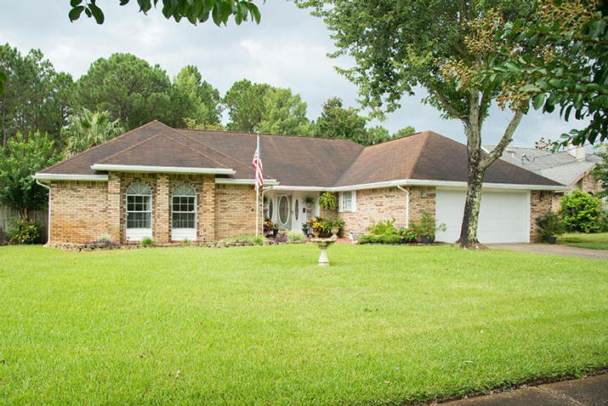 Nice location, close to Hurlburt Field. This very attractive 3 bedroom 2 bath home has a separate dining room and eat-in kitchen. Large living room with fireplace. Custom shelving in bedroom closets. Pergo and tile flooring throughout. Large, fenced back yard complete with storage building. Florida room is heated and cooled! All electric home. Lawn pump and sprinkler system. Wood burning fireplace. Small pet upon approval of owner.No smoking allowed in home or garage.