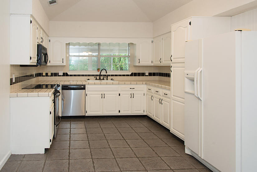 TIMBERLAKE ESTATES 1ST ADDN - Residential Lease