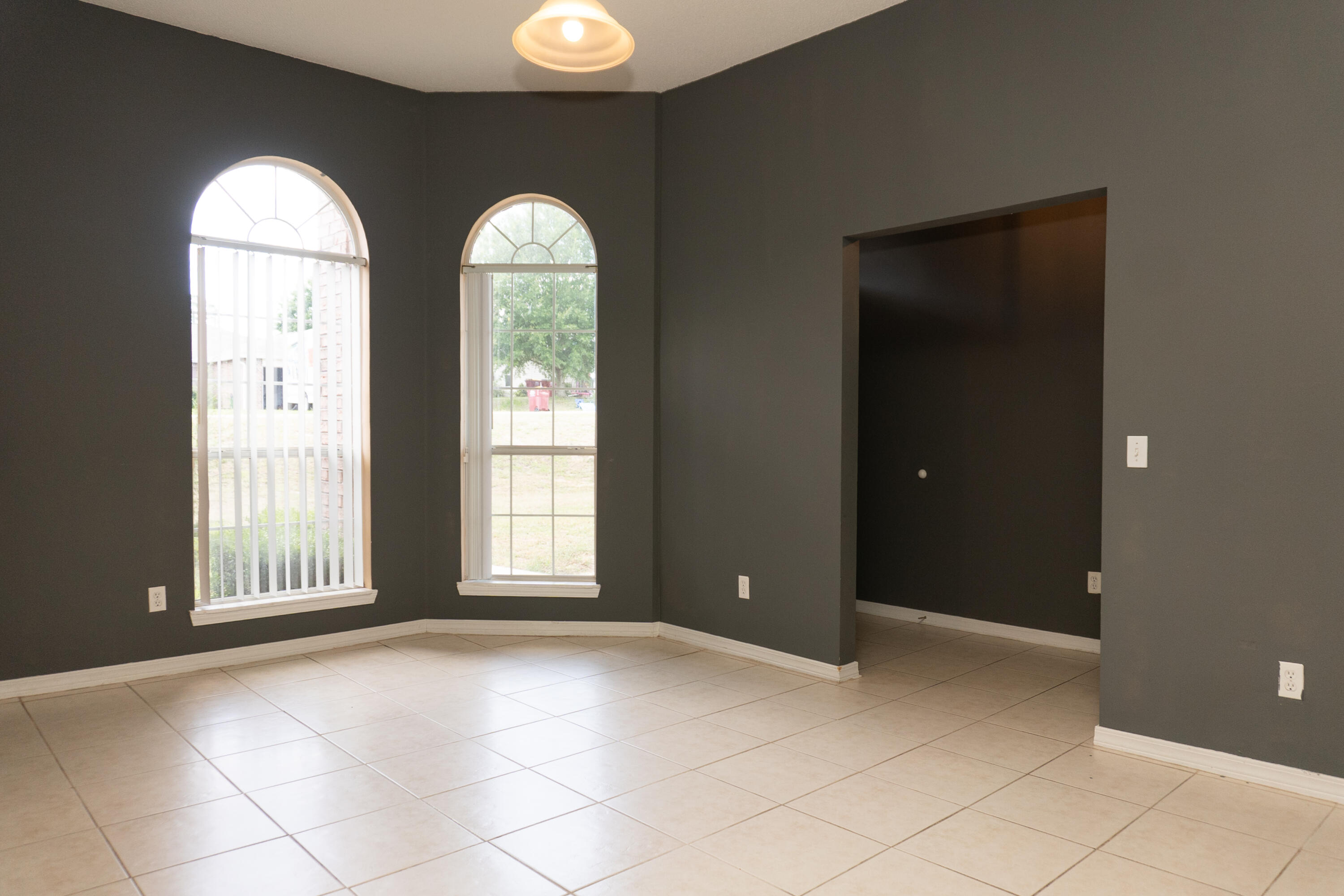 COUNTRYVIEW ESTATES 10TH ADDN - Residential Lease