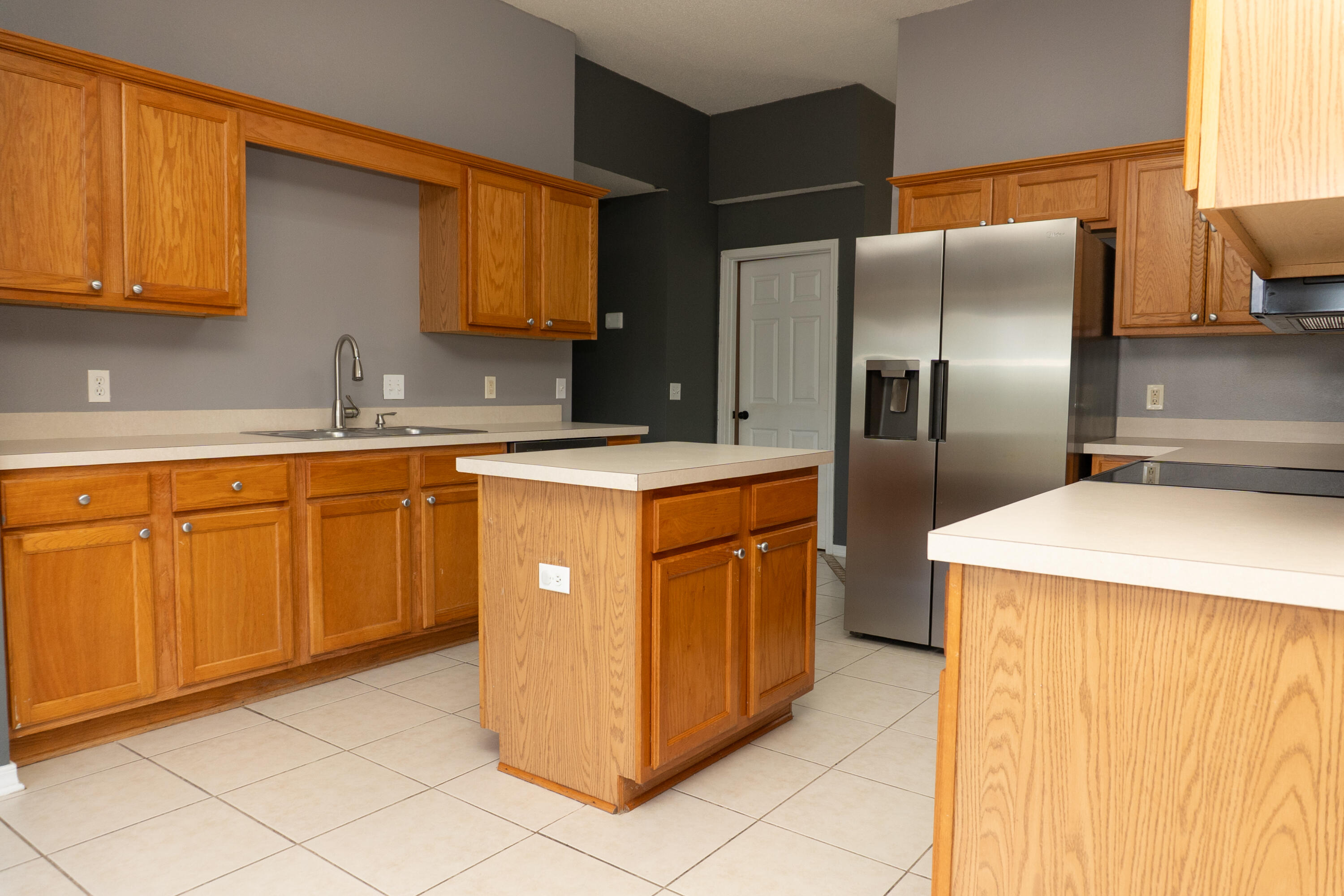 COUNTRYVIEW ESTATES 10TH ADDN - Residential Lease
