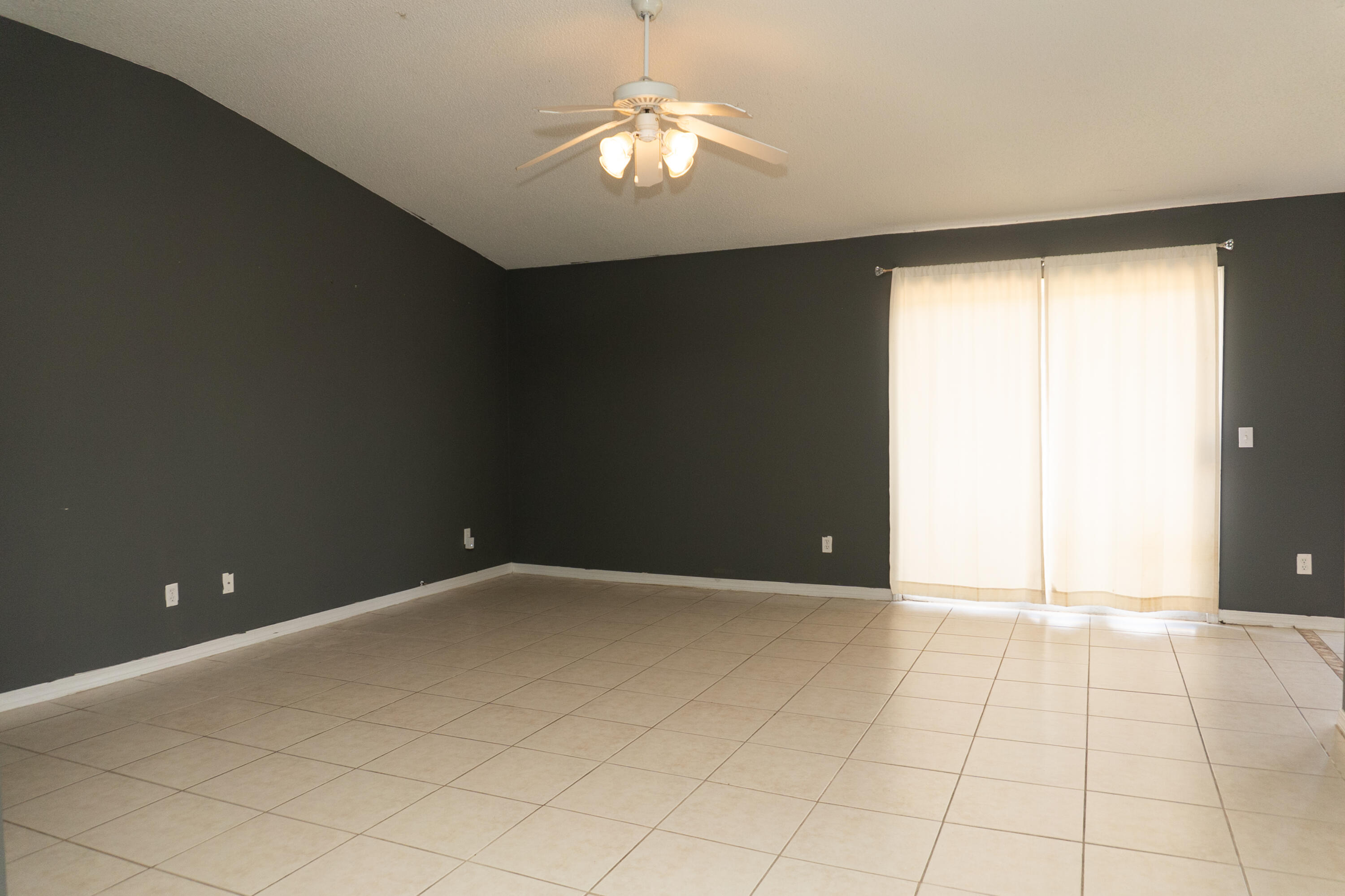 COUNTRYVIEW ESTATES 10TH ADDN - Residential Lease