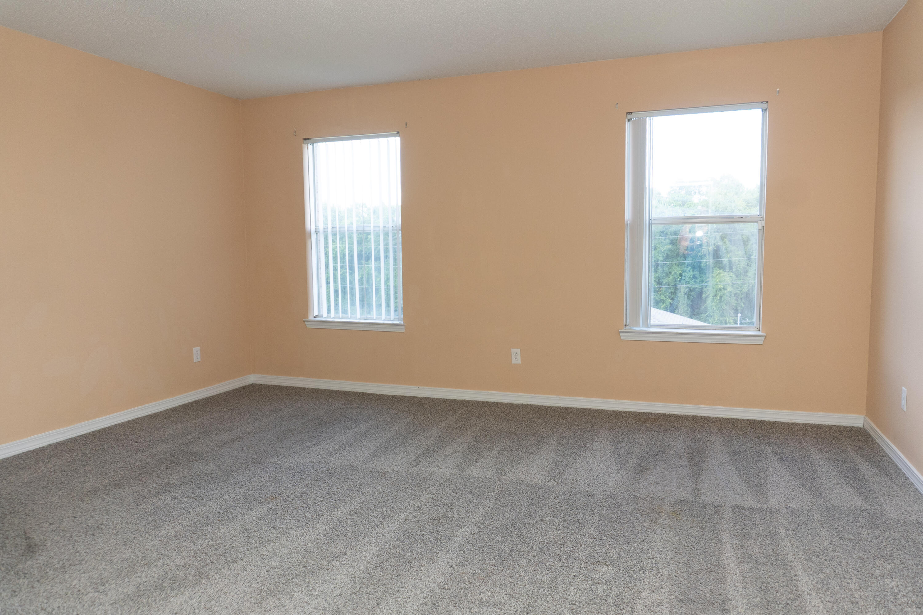 COUNTRYVIEW ESTATES 10TH ADDN - Residential Lease