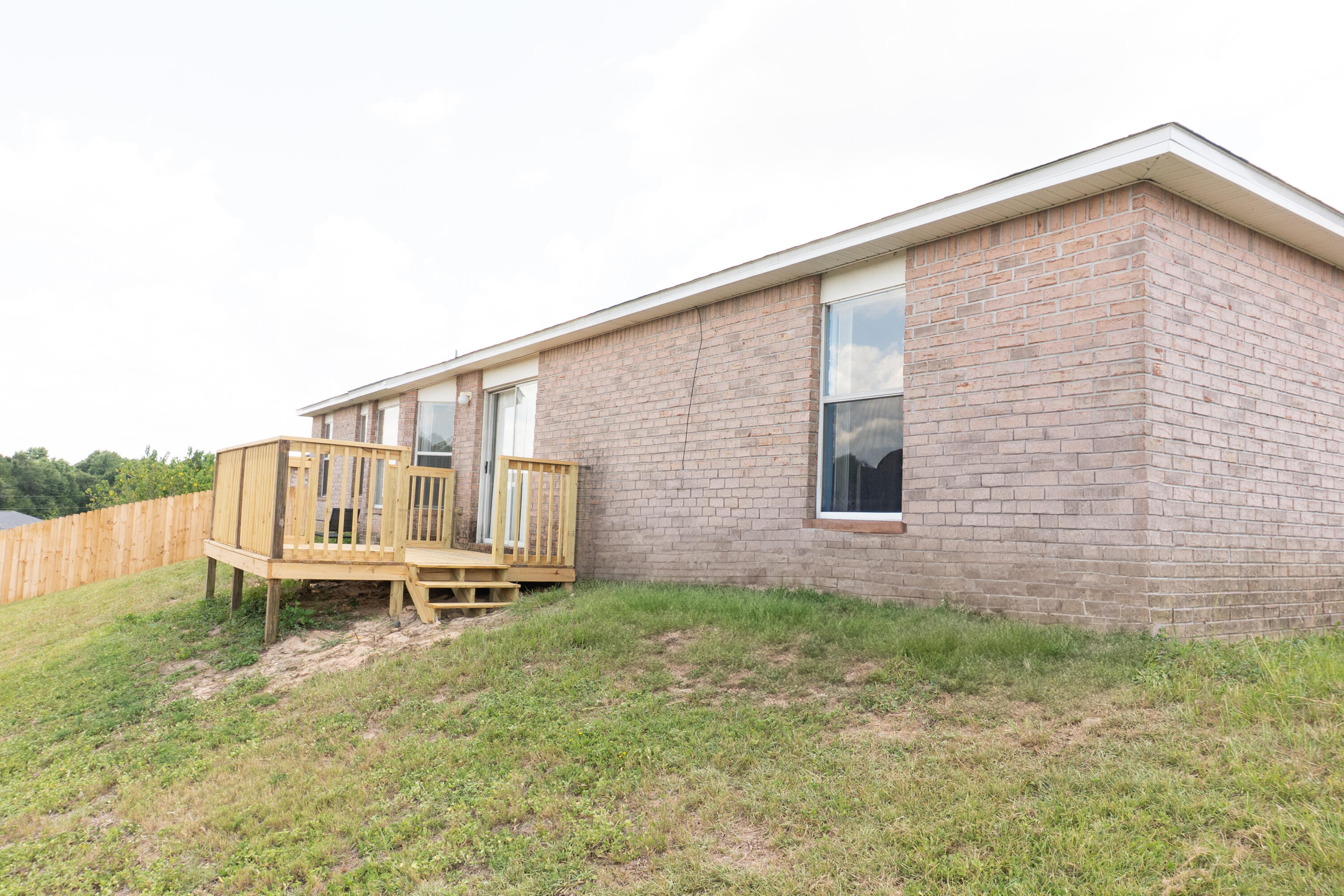 COUNTRYVIEW ESTATES 10TH ADDN - Residential Lease